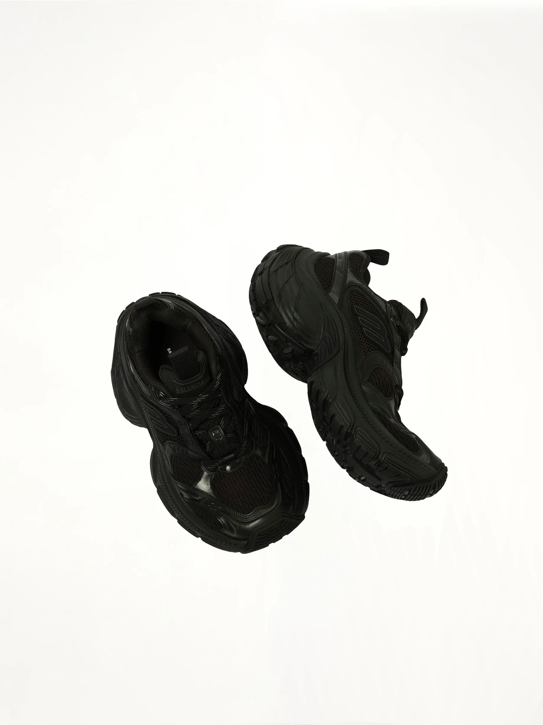 10XL Sneaker in Black - Image 4
