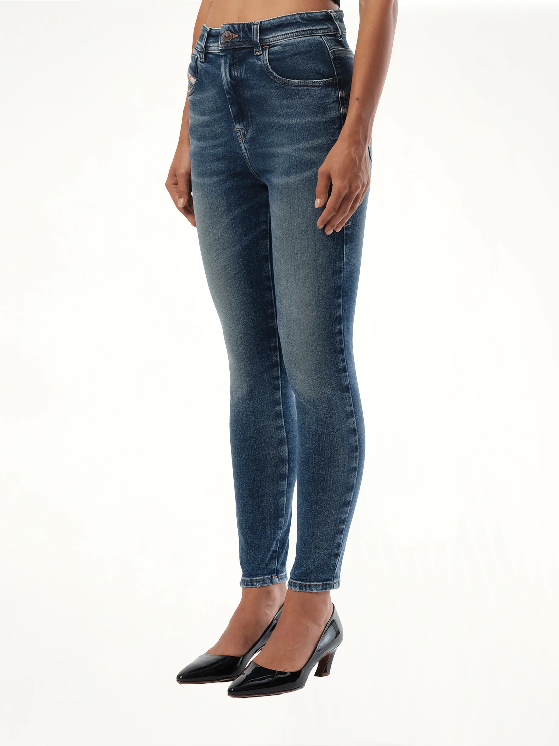 1984 Slandy High Jeans in Washed Indigo - Image 5