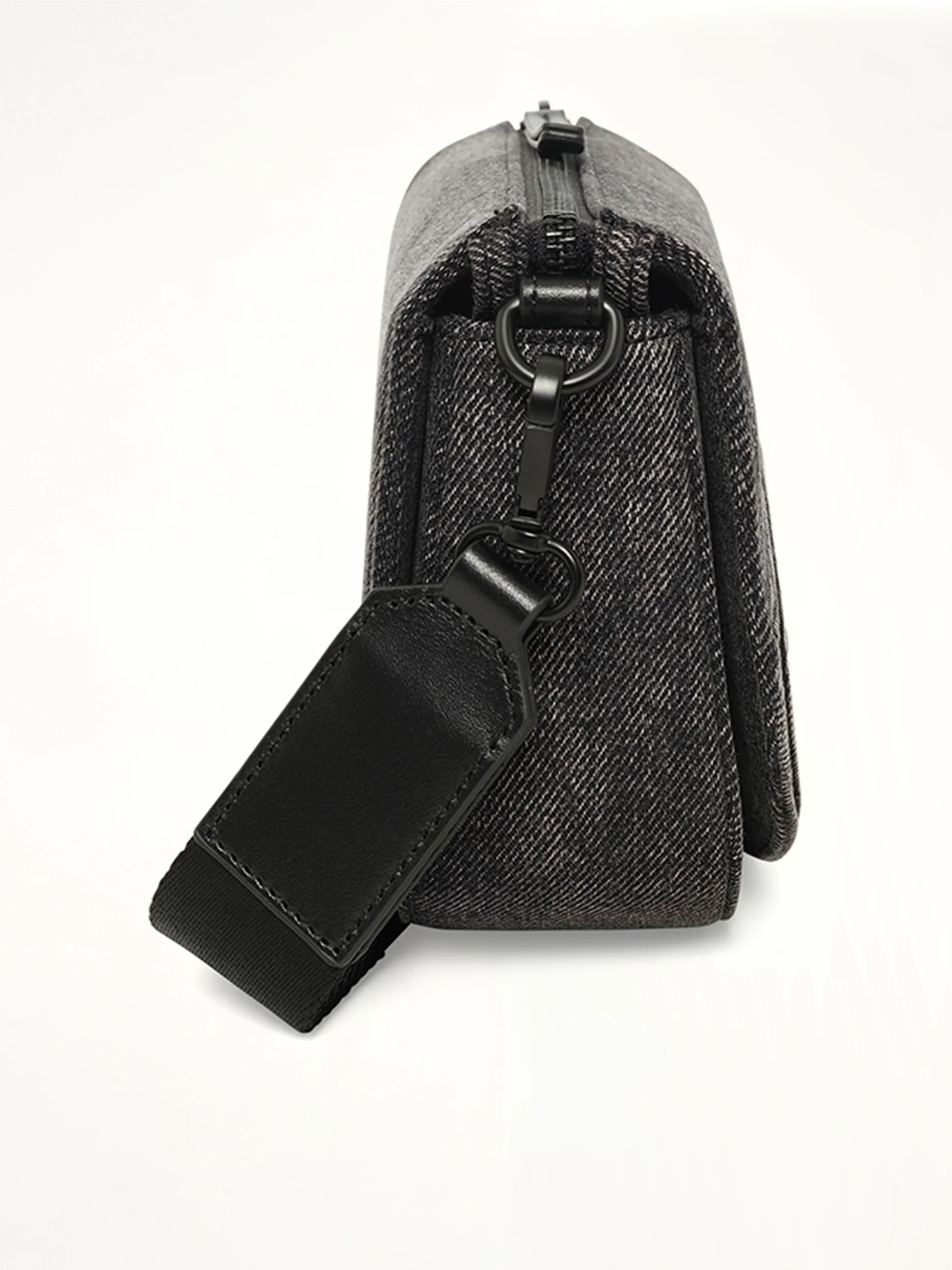 1DR Camera Bag in Denim Black - Image 3