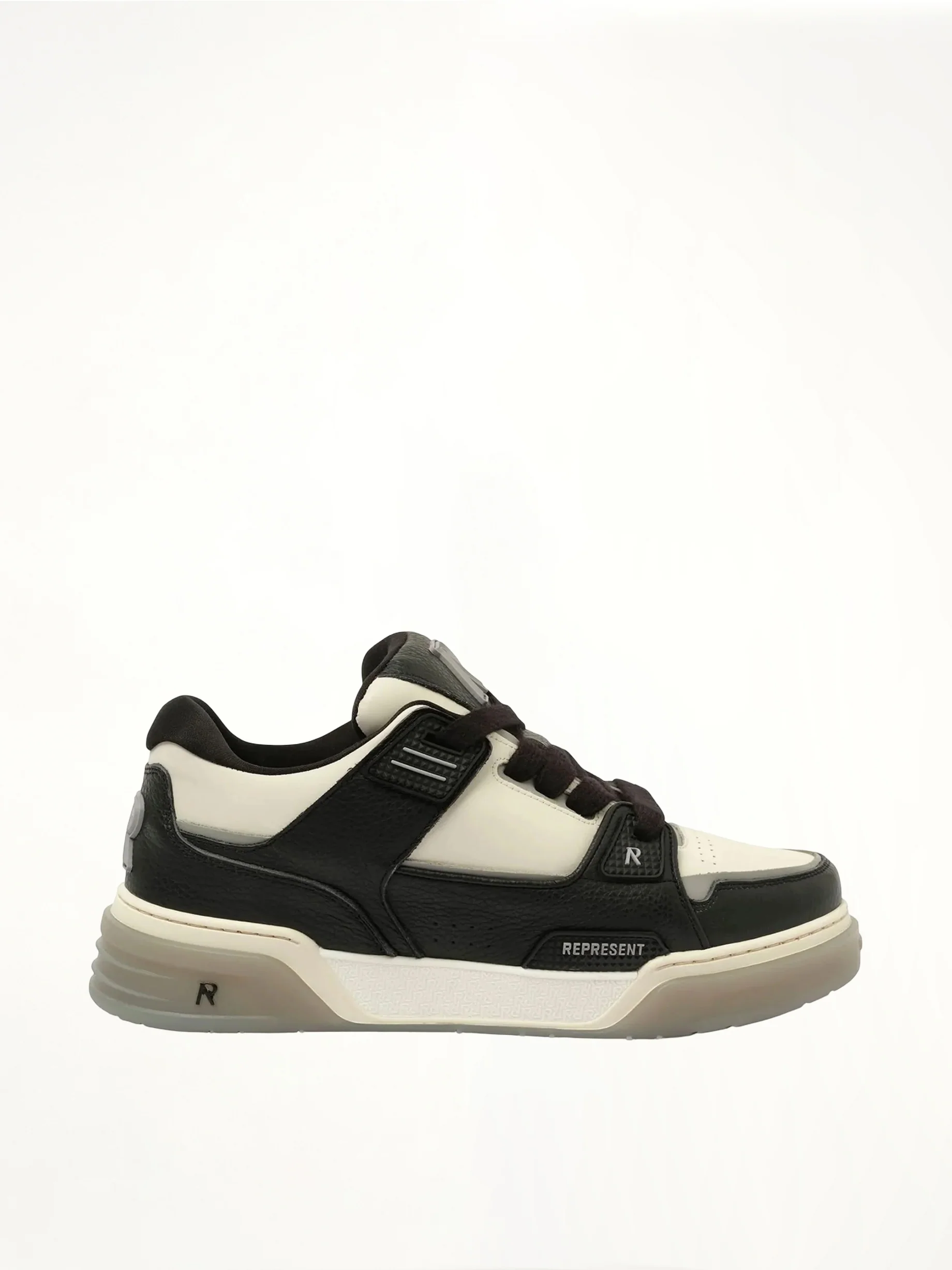 Studio Sneaker in Black/Vintage White