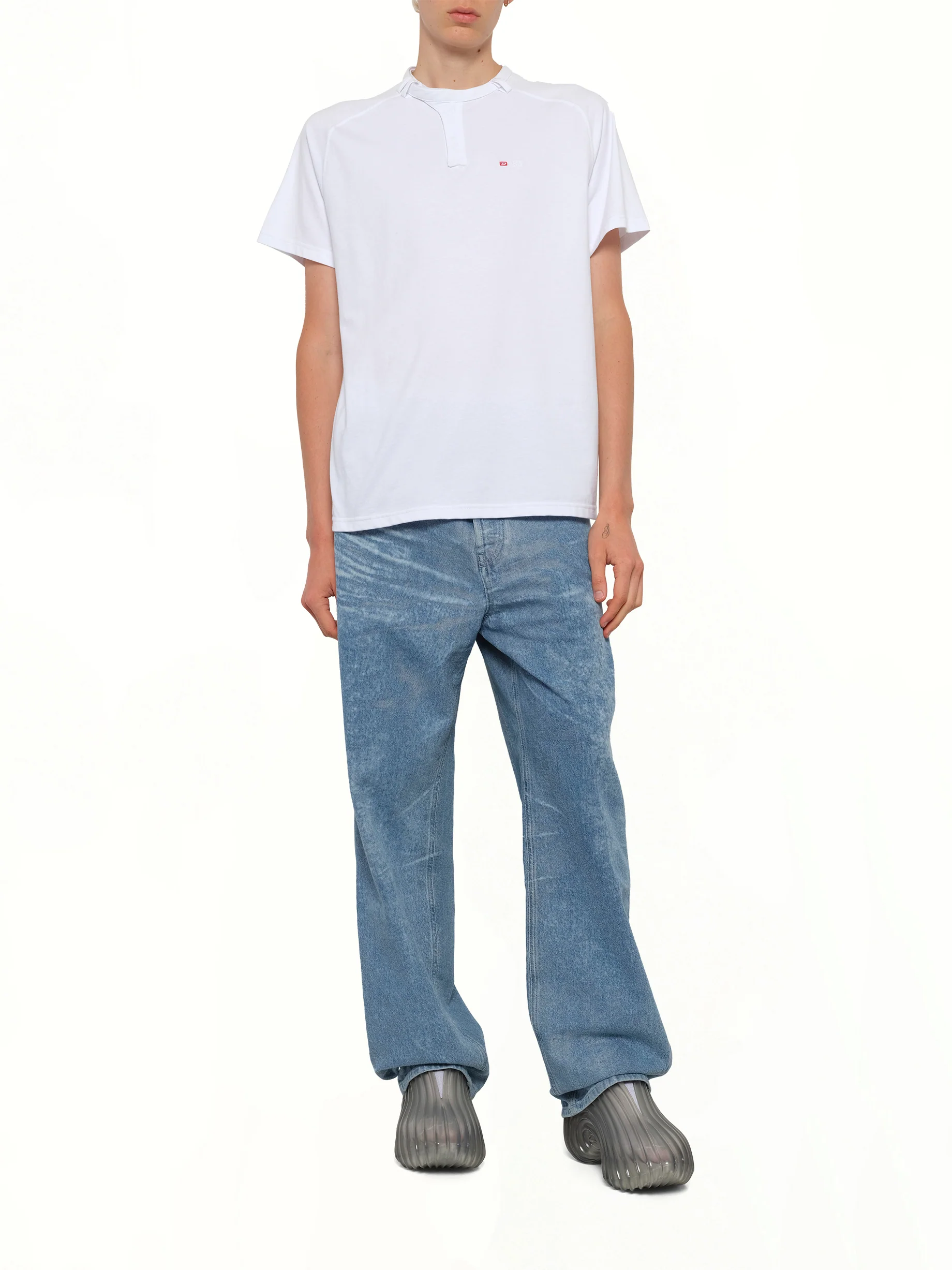 2001 D-MACRO-FSI1 Jeans in Blue - Image 4
