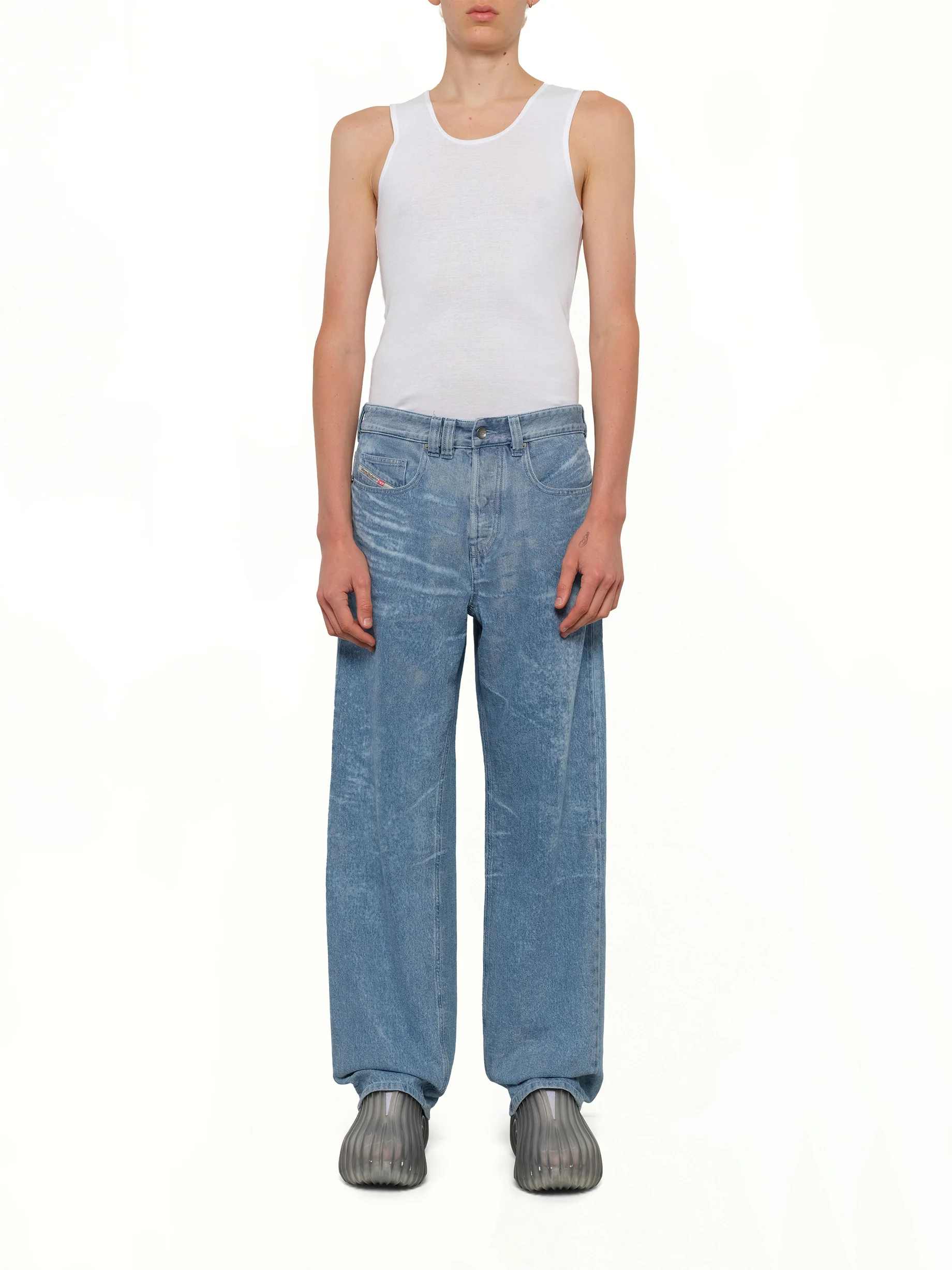 2001 D-MACRO-FSI1 Jeans in Blue - Image 7