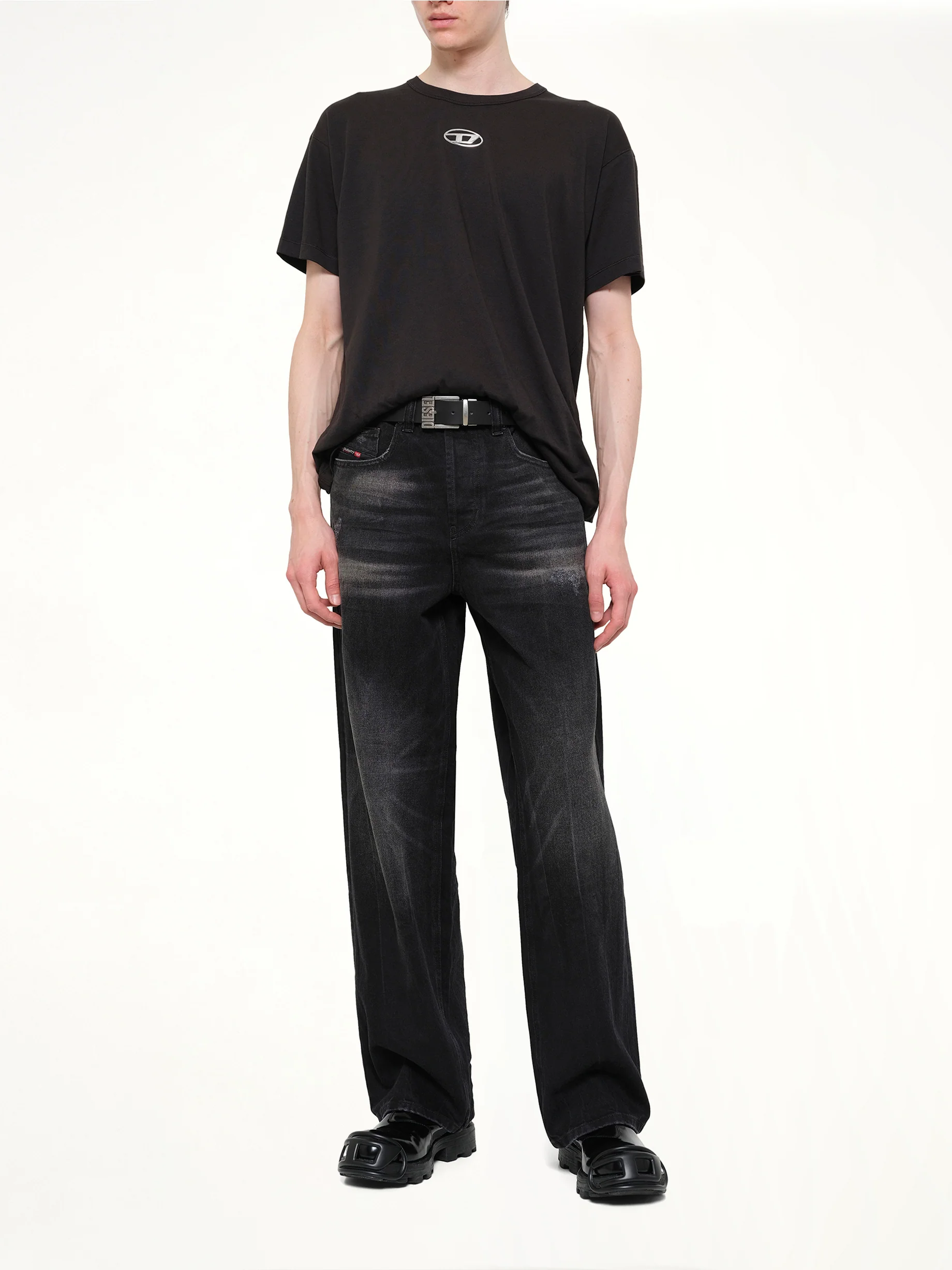 2001 D-MACRO Relaxed Jeans in Washed Black - Image 4