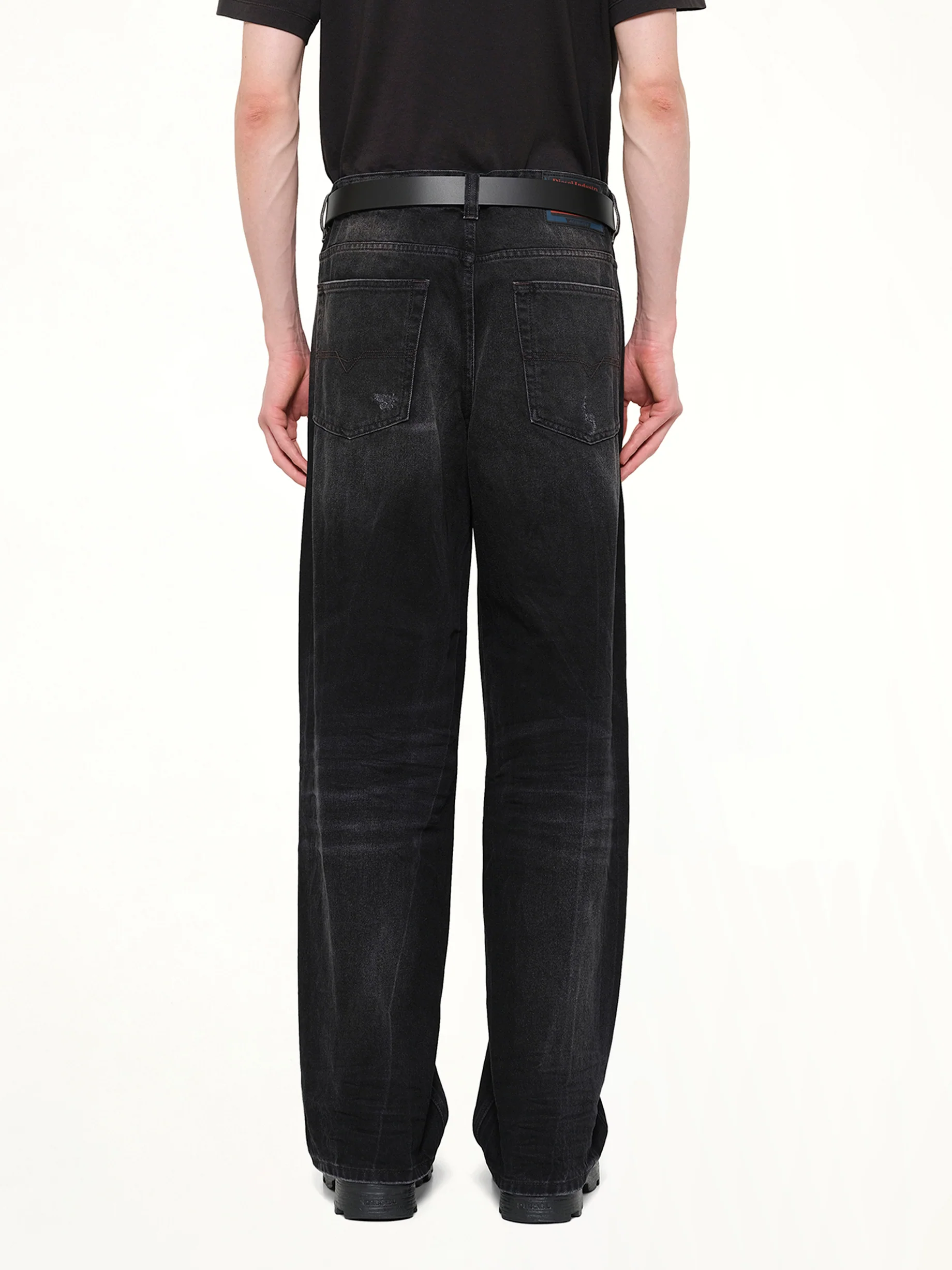 2001 D-MACRO Relaxed Jeans in Washed Black - Image 5