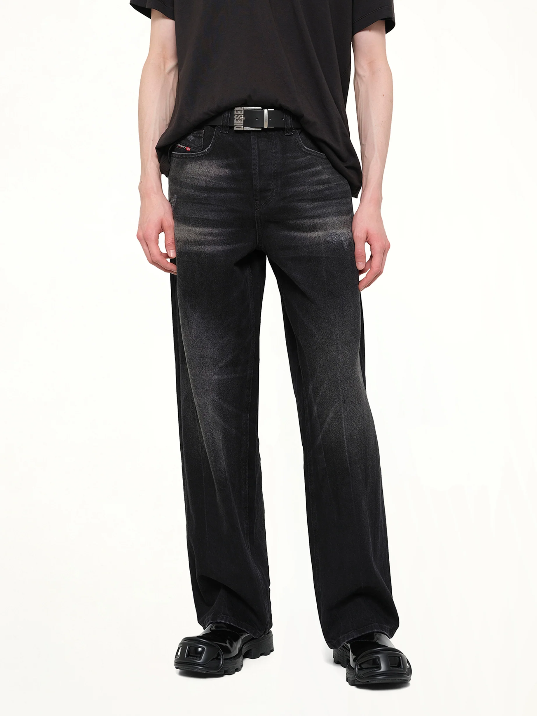 2001 D-MACRO Relaxed Jeans in Washed Black - Image 6