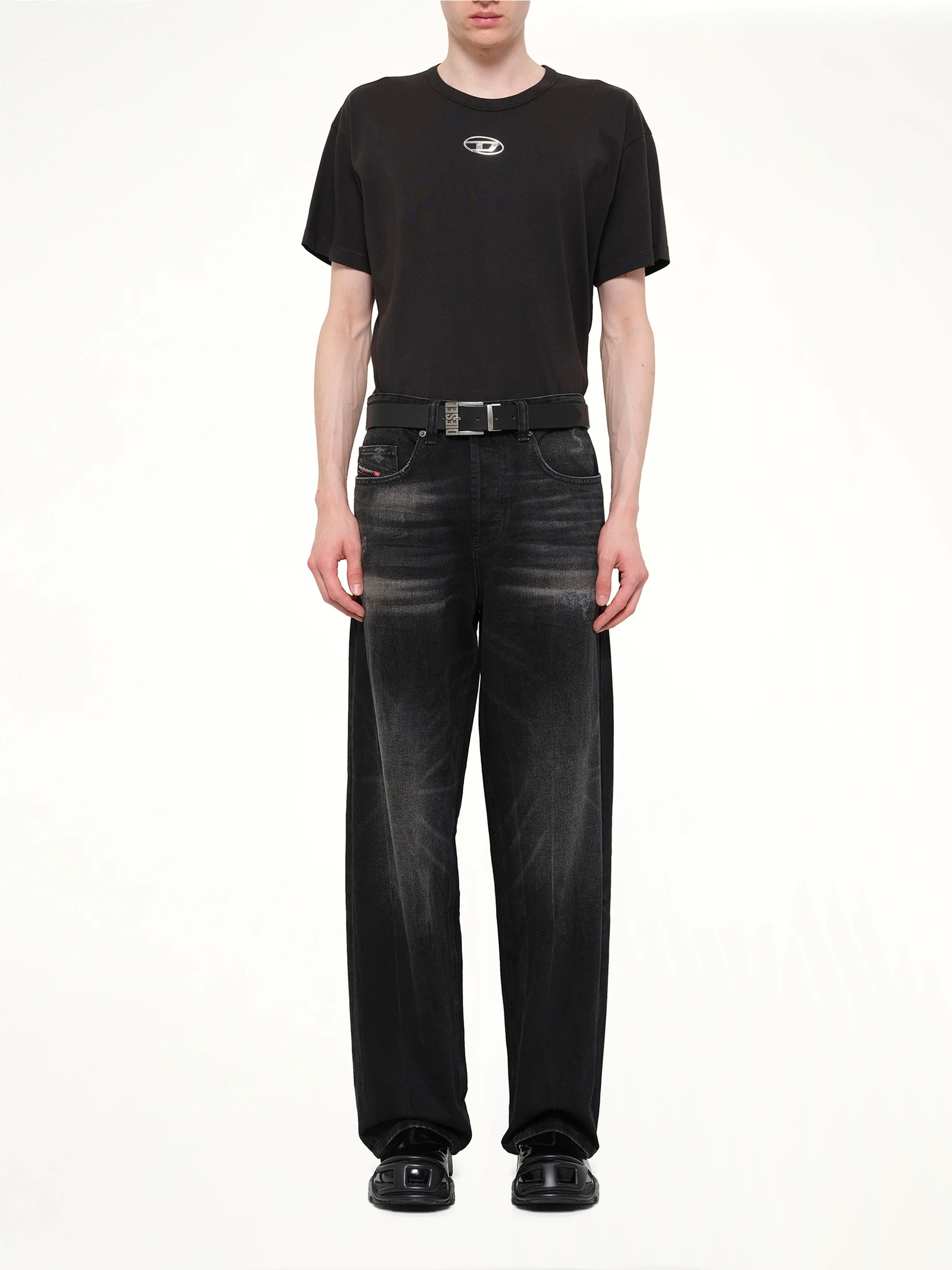 2001 D-MACRO Relaxed Jeans in Washed Black - Image 7