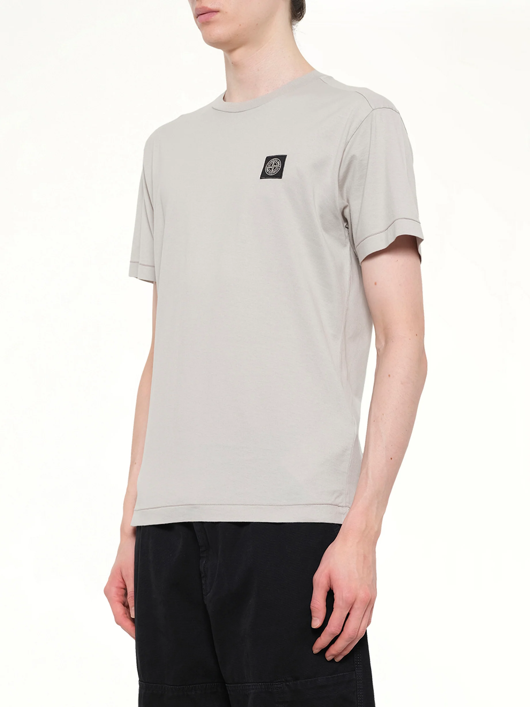 2100027 Logo Patch T-Shirt in Pearl Grey - Image 3
