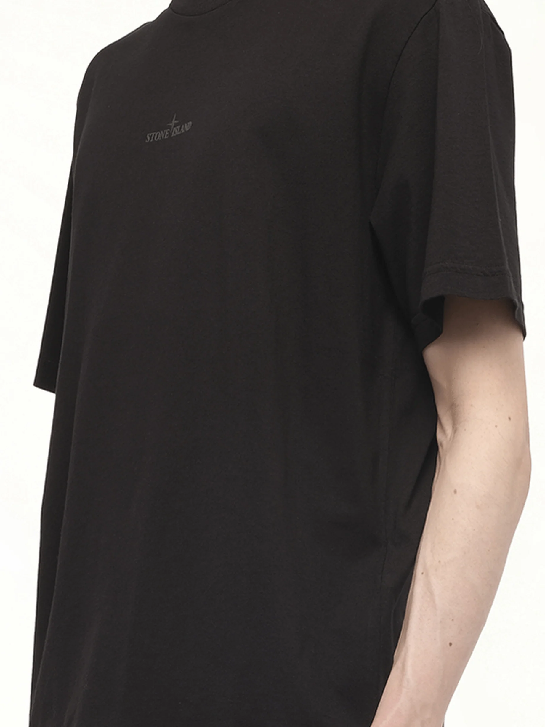 210003 Industrial Print S/S T-Shirt in Black - Image 3