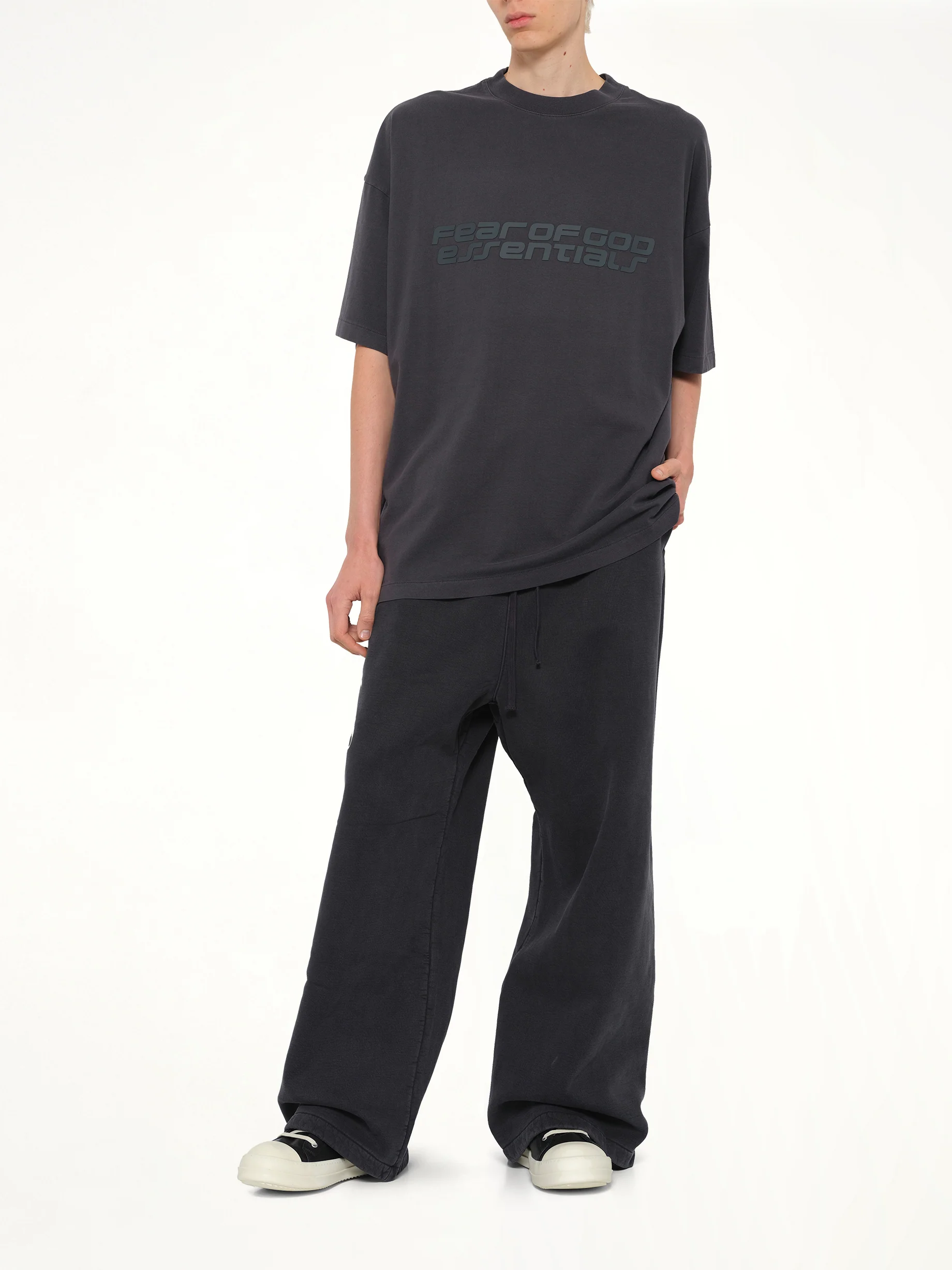 "26" T-Shirt in Vintage Black - Image 4