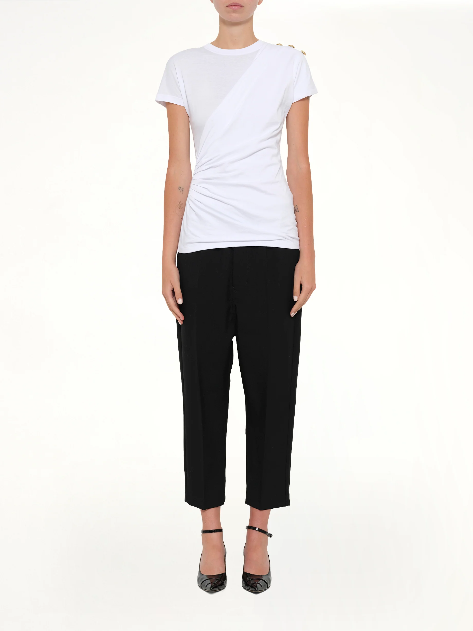 3 Buttons Knotted T-Shirt in White/Black - Image 7