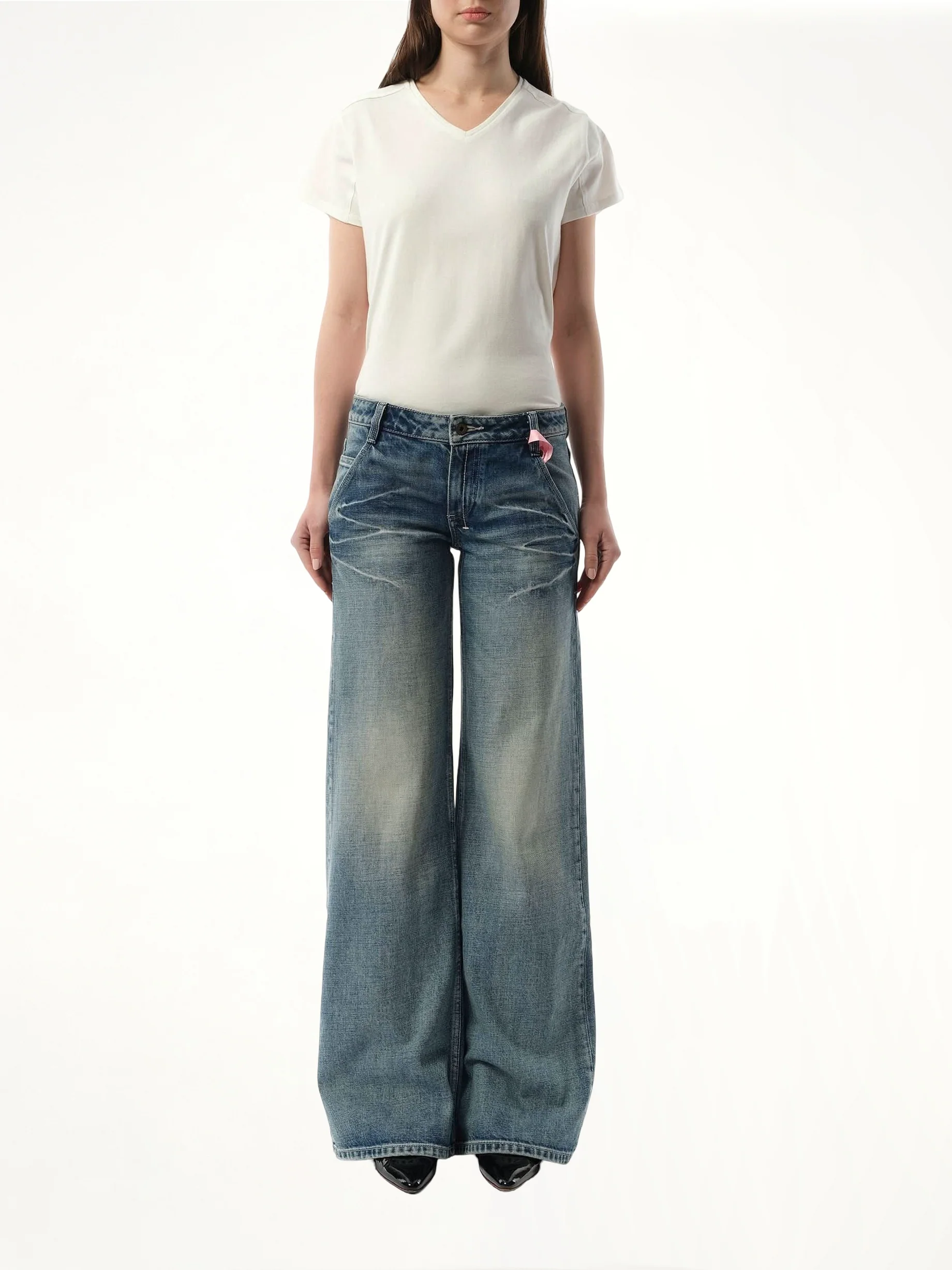 888 Low-Rise Oversized Jeans in Light Blue - Image 4