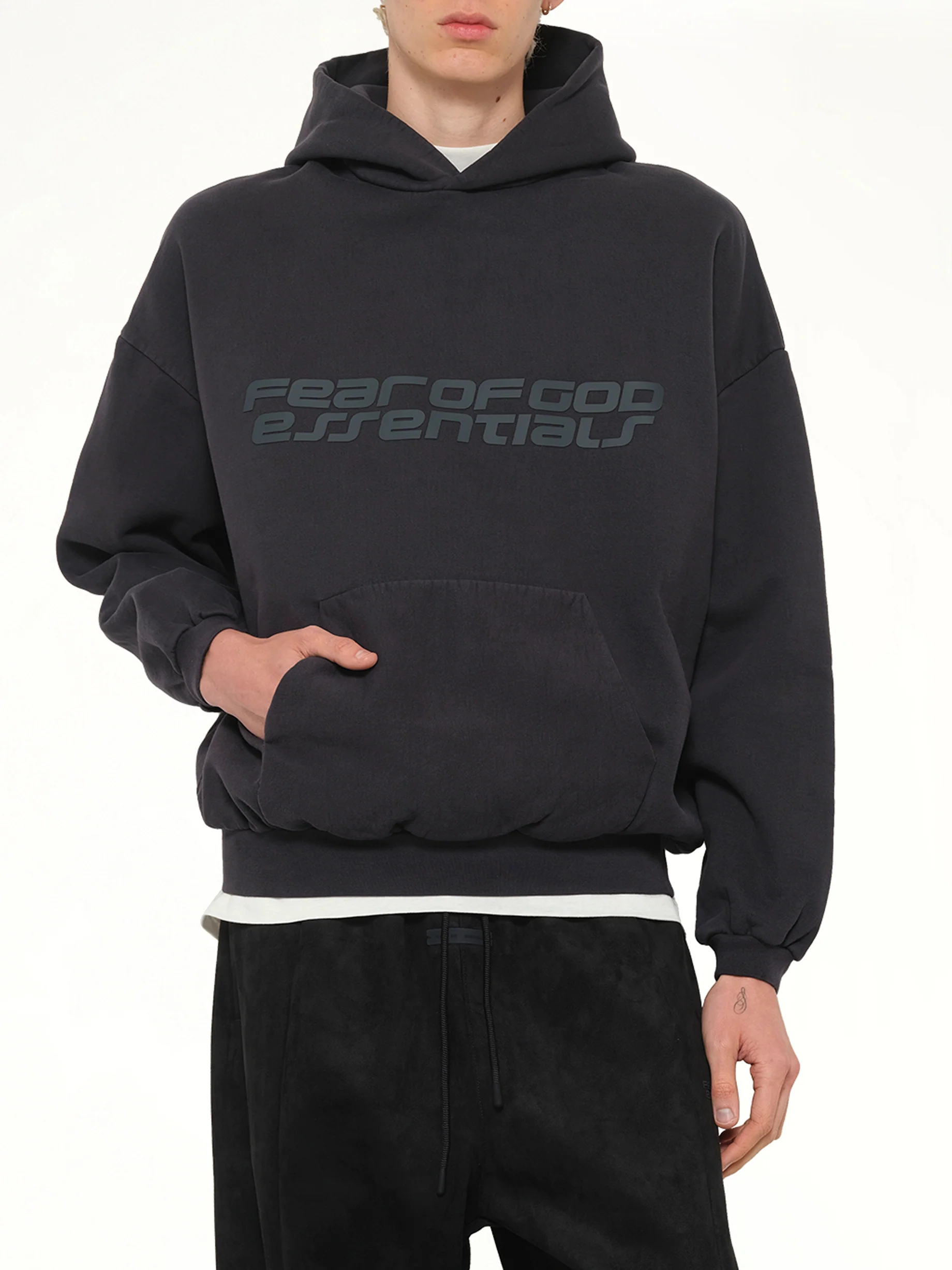 90's Hoodie in Vintage Black - Image 6