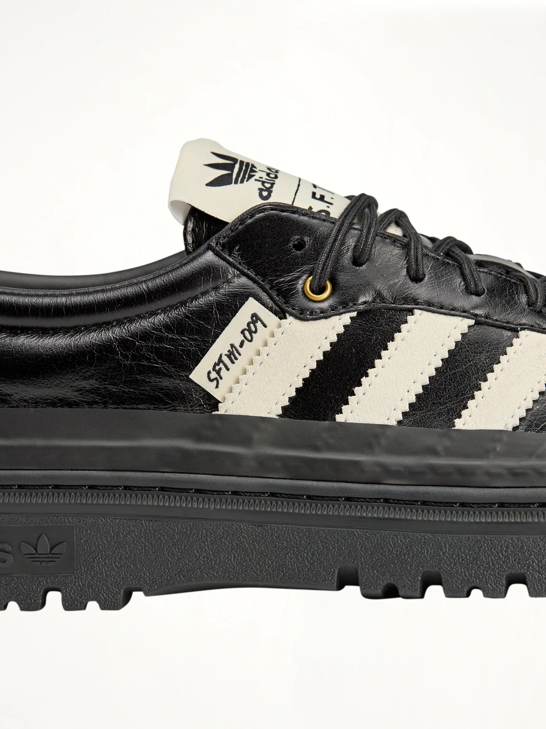 Adidas x SFTM Samba LX Freizeit in Core Black - Image 8