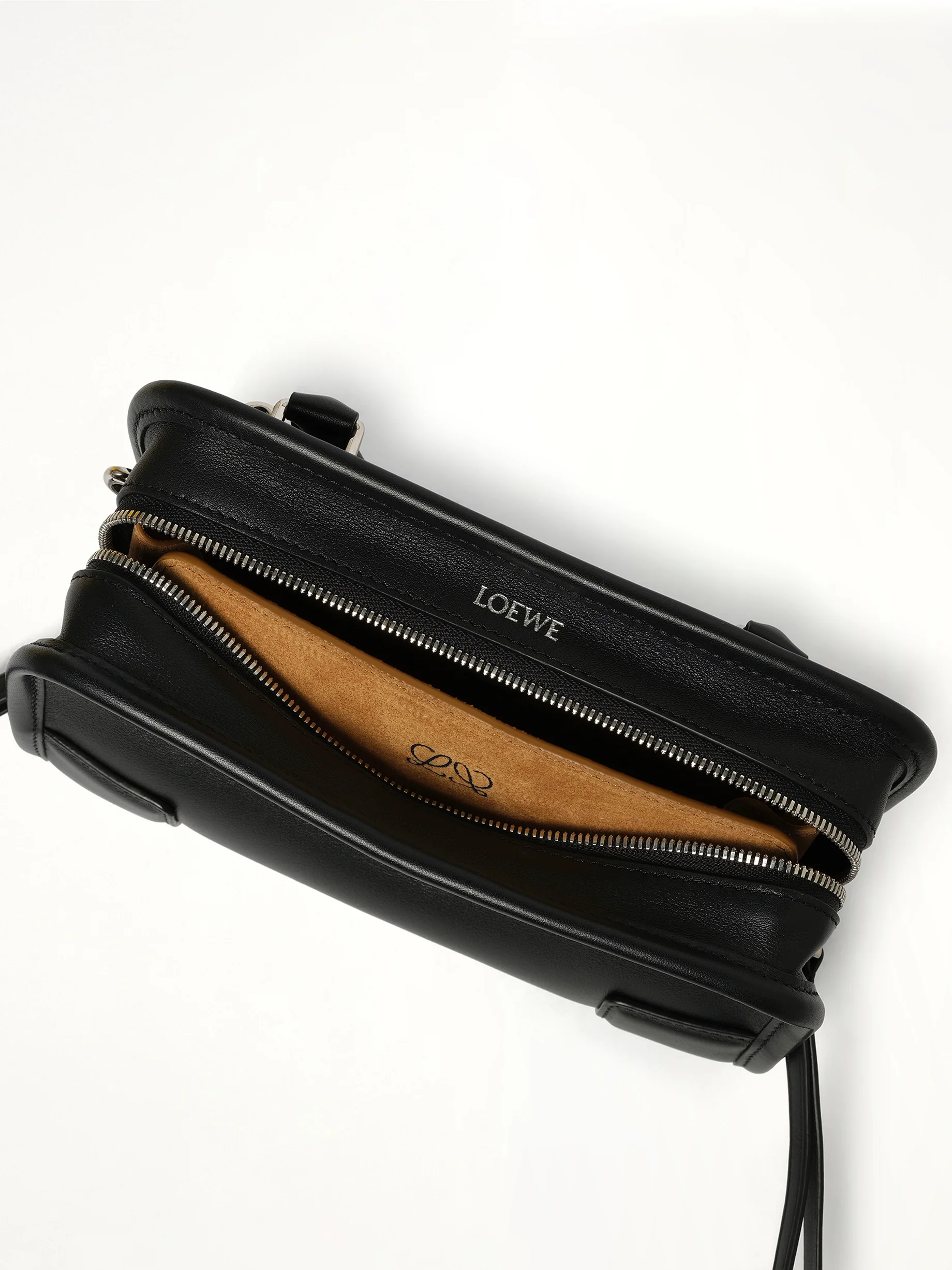 Amazona 180 Mini Bag in Black - Image 10
