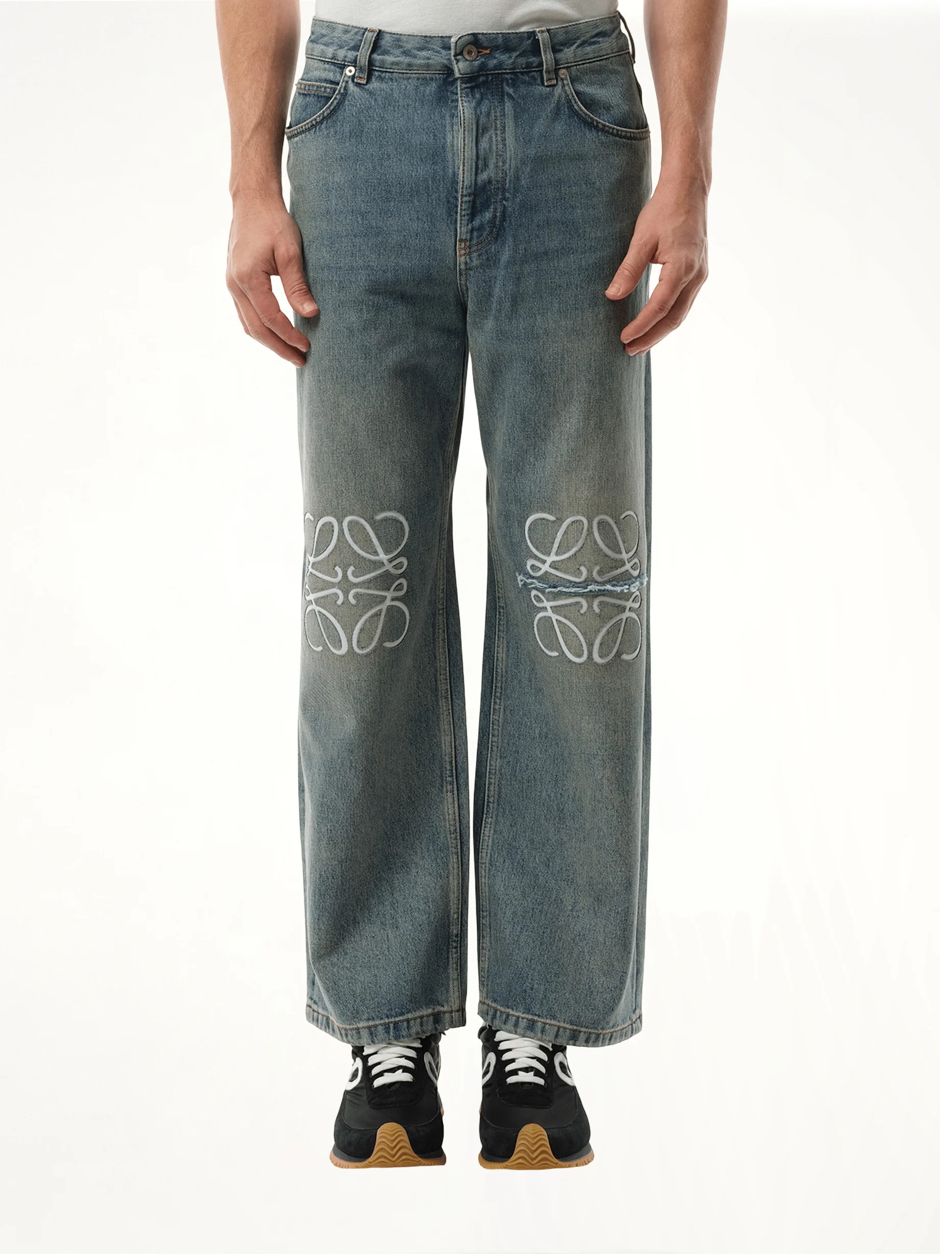 Anagram Baggy Distressed Jeans AF in Washed Denim