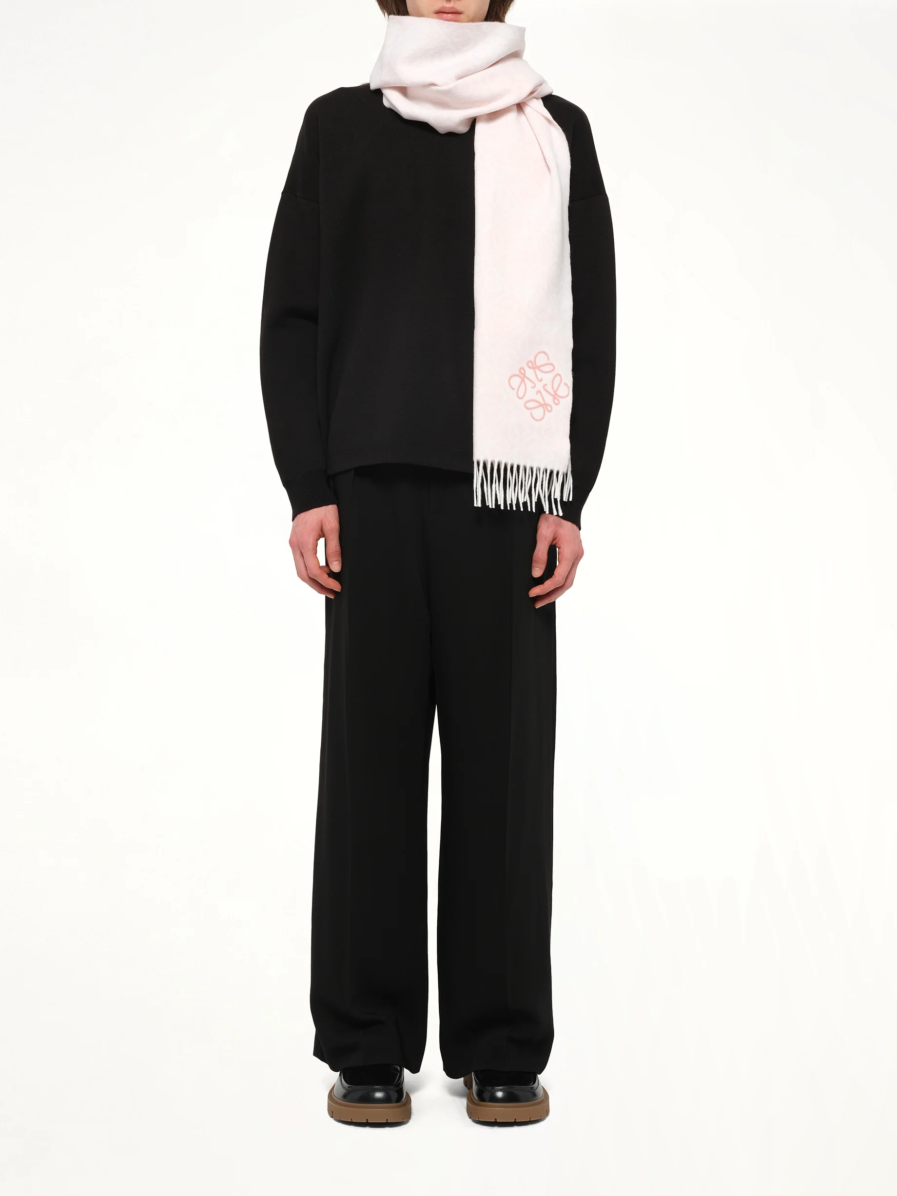 Anagram Wool Cashmere Scarf in Soft Pink - Image 2