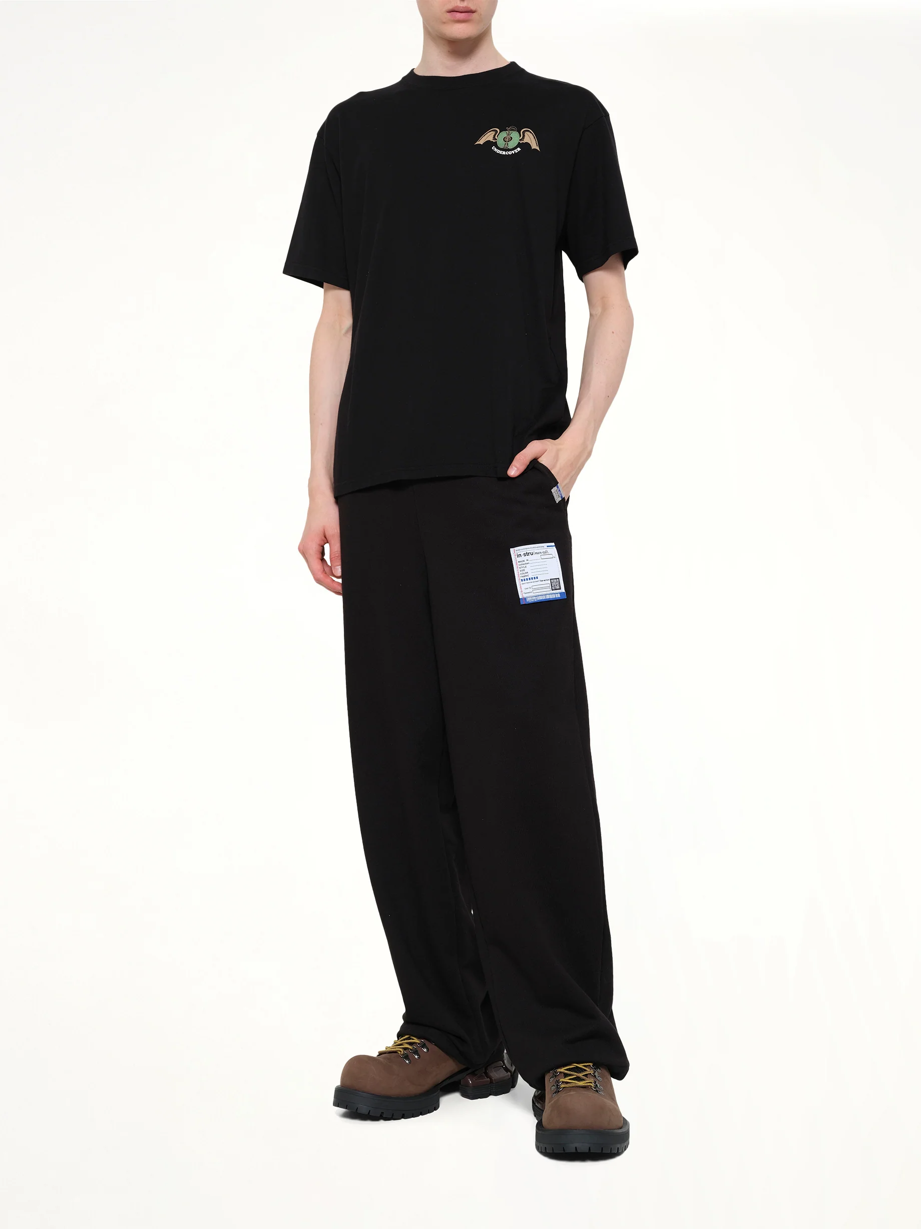 Apple Wings T-Shirt in Black - Image 4