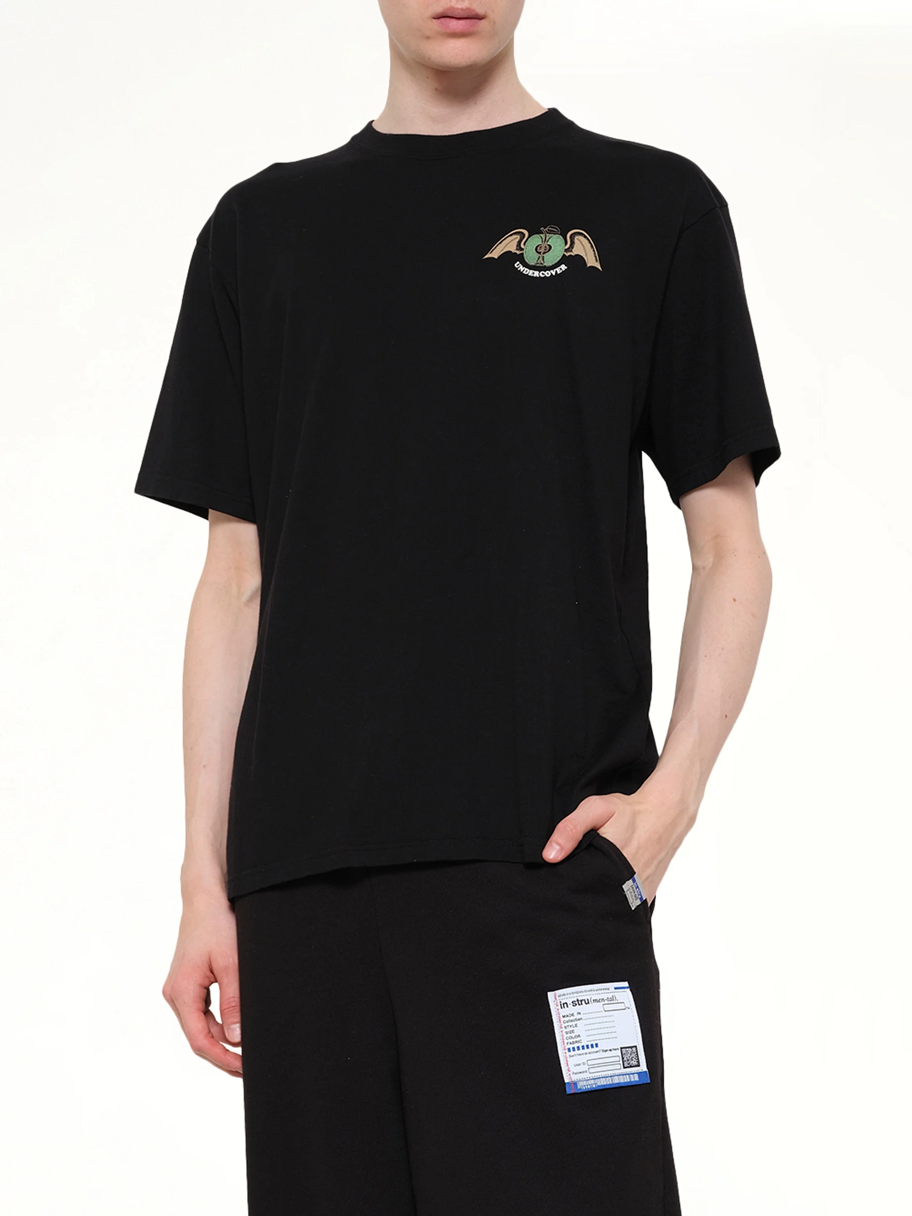 Apple Wings T-Shirt in Black - Image 6
