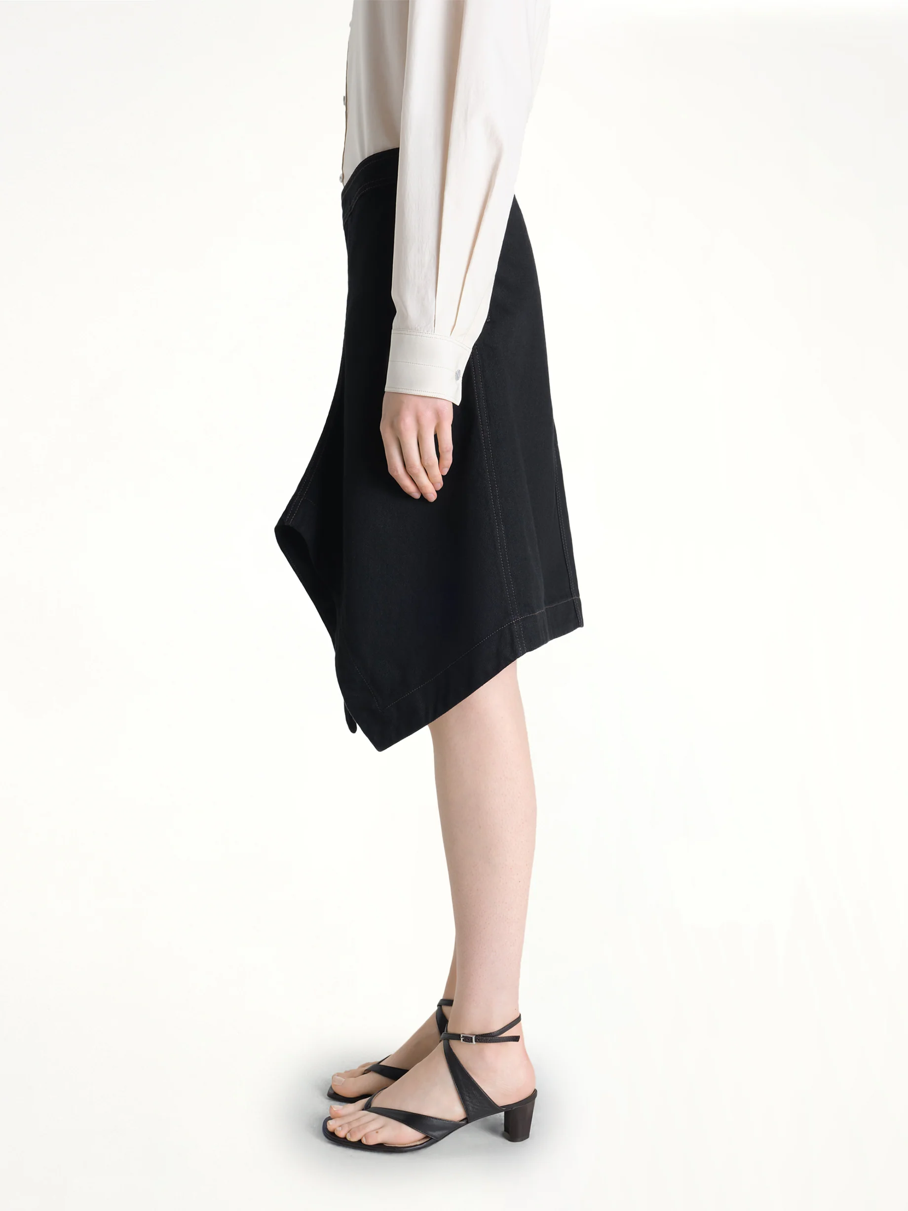 Asymmetric Short Skirt in Black - Image 3