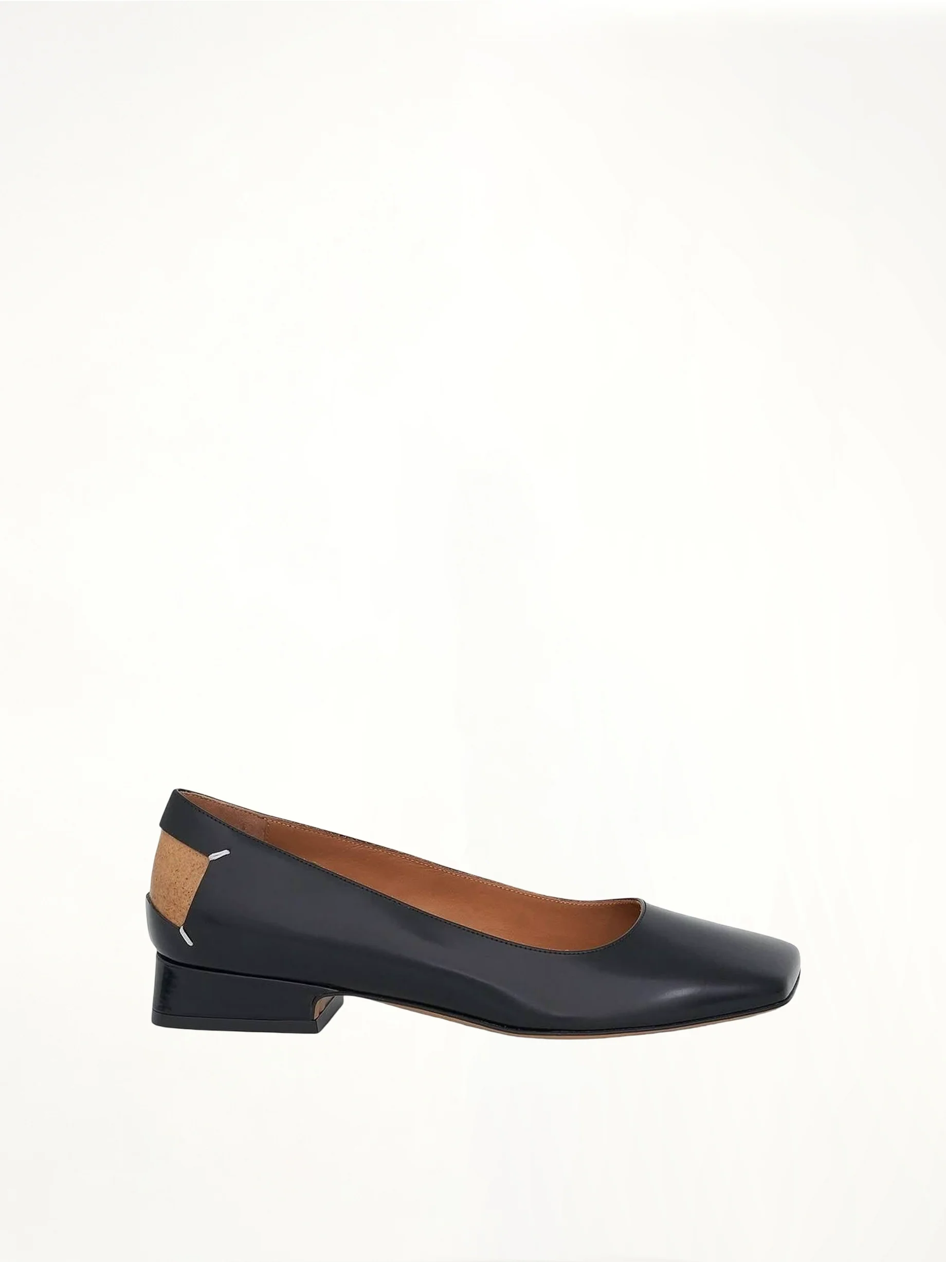 Four Stitches Decortique Ballerinas in Black