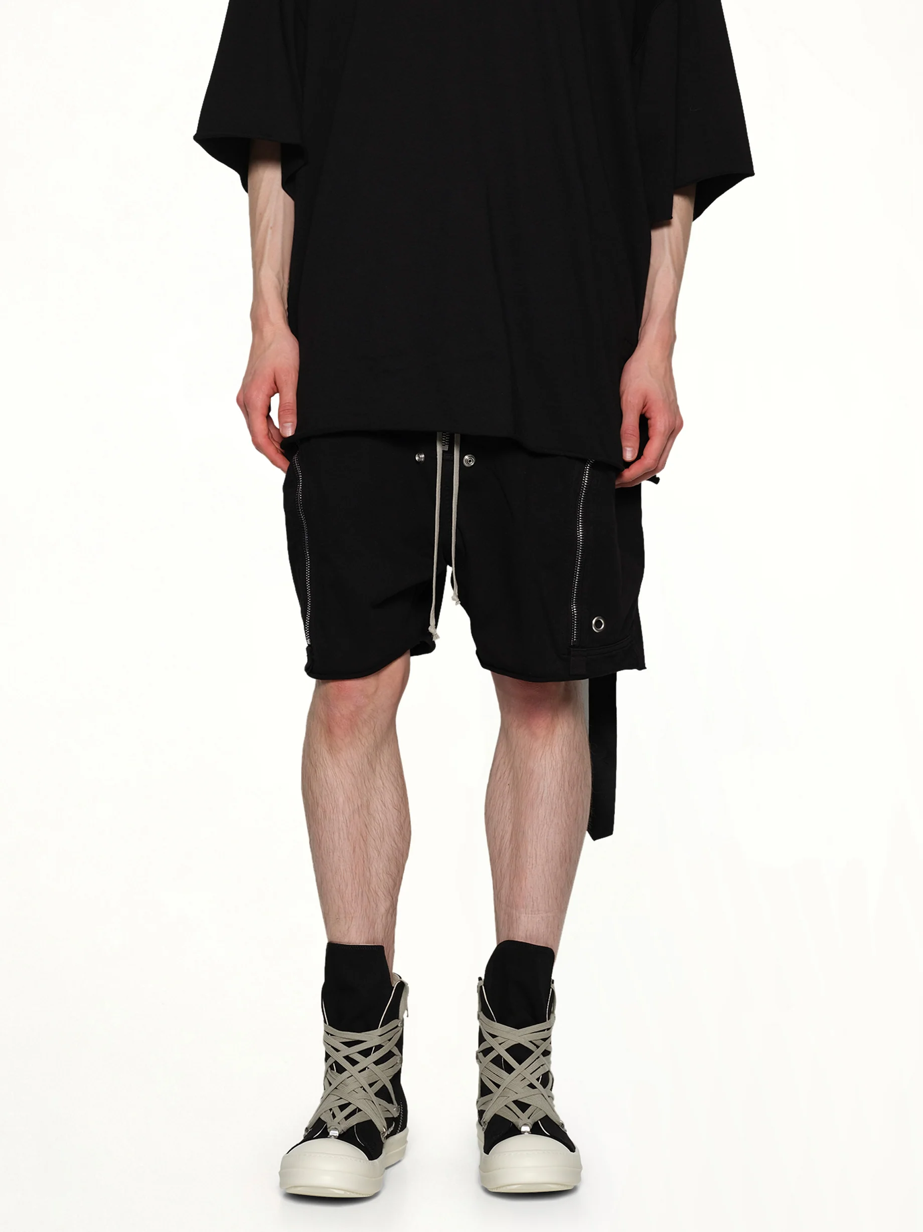 Bauhaus Shorts in Black - Image 6