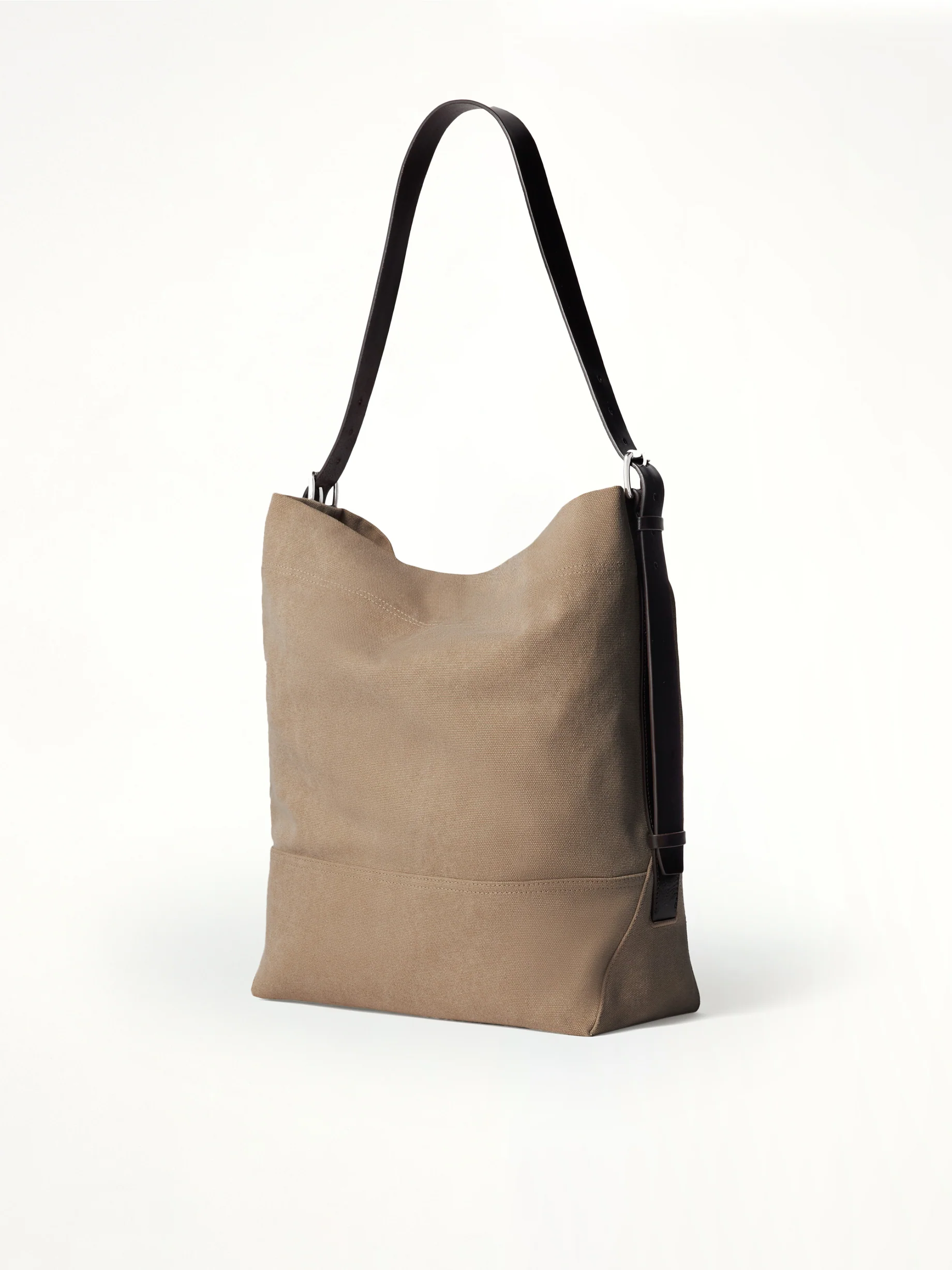 Belted Tote Bag in Sisal - Image 2