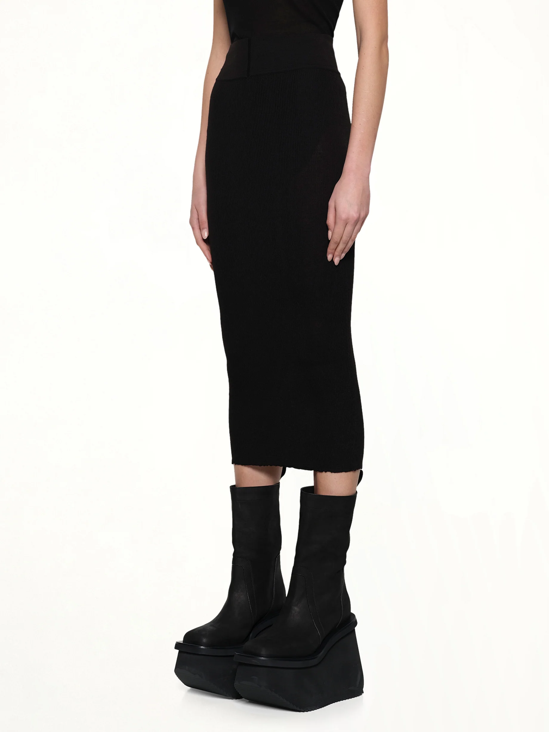 Calf Skirt Motivo in Black - Image 3