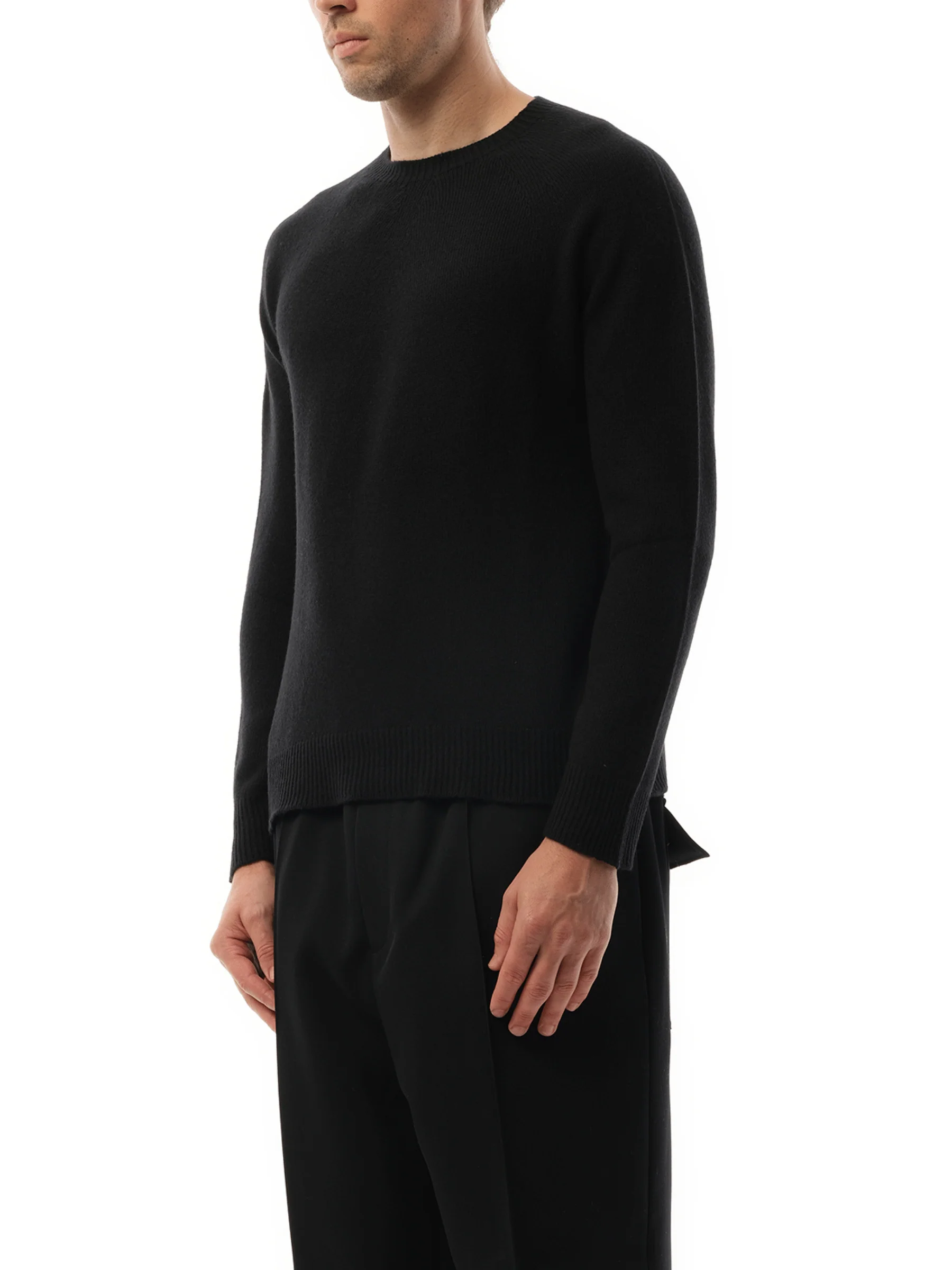 Cashmere Seamless Sweater in Black - Image 5