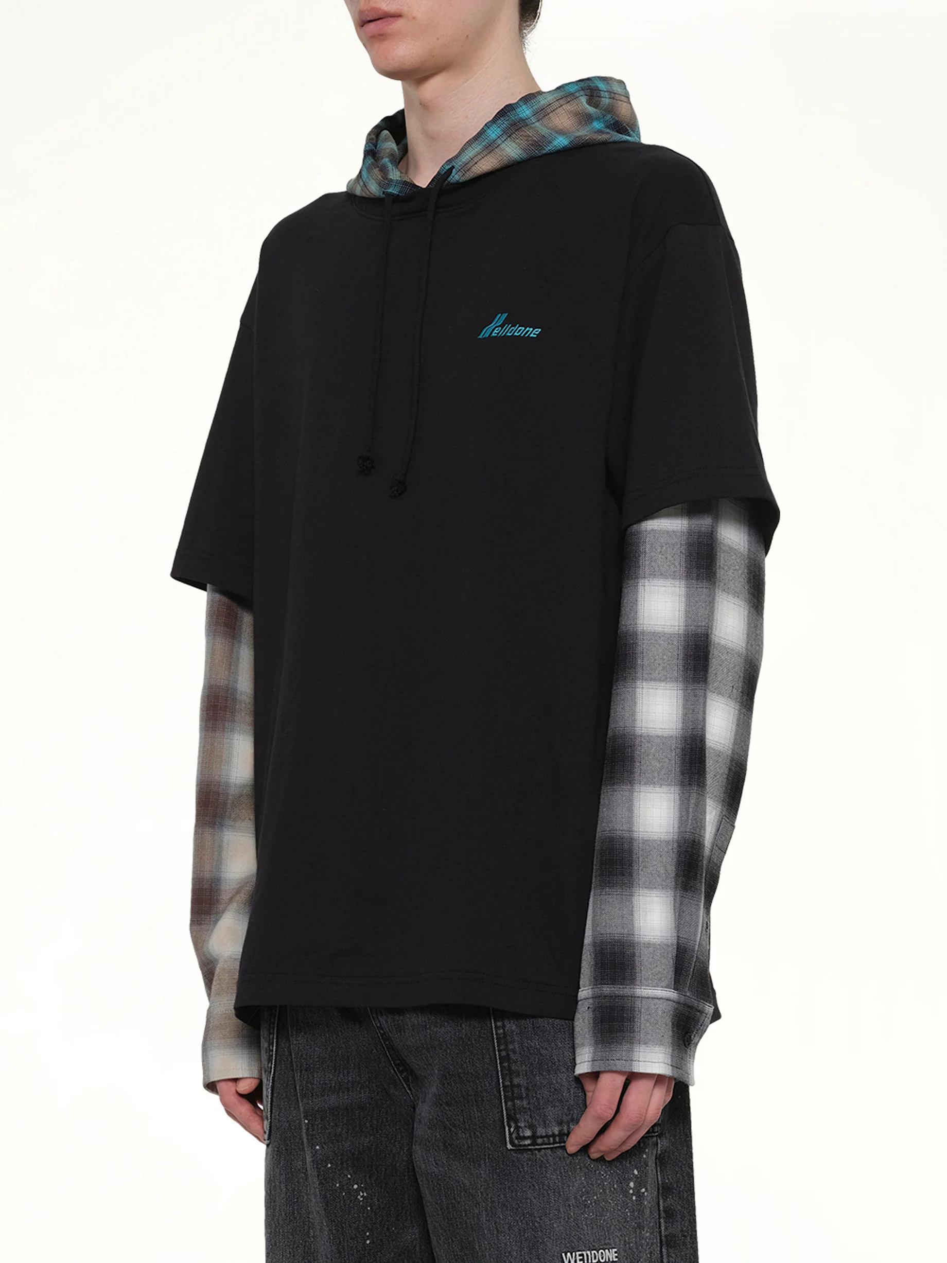 Checkered Patch Long-Sleeved T-Shirt in Black - Image 3