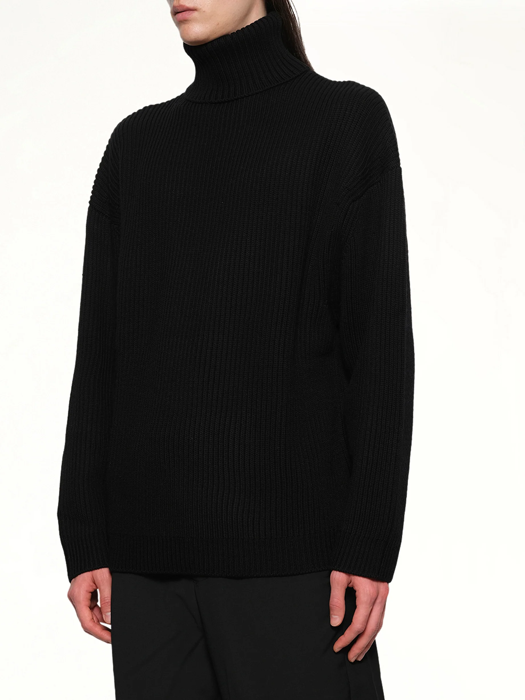 Chunky Turtleneck in Black - Image 3