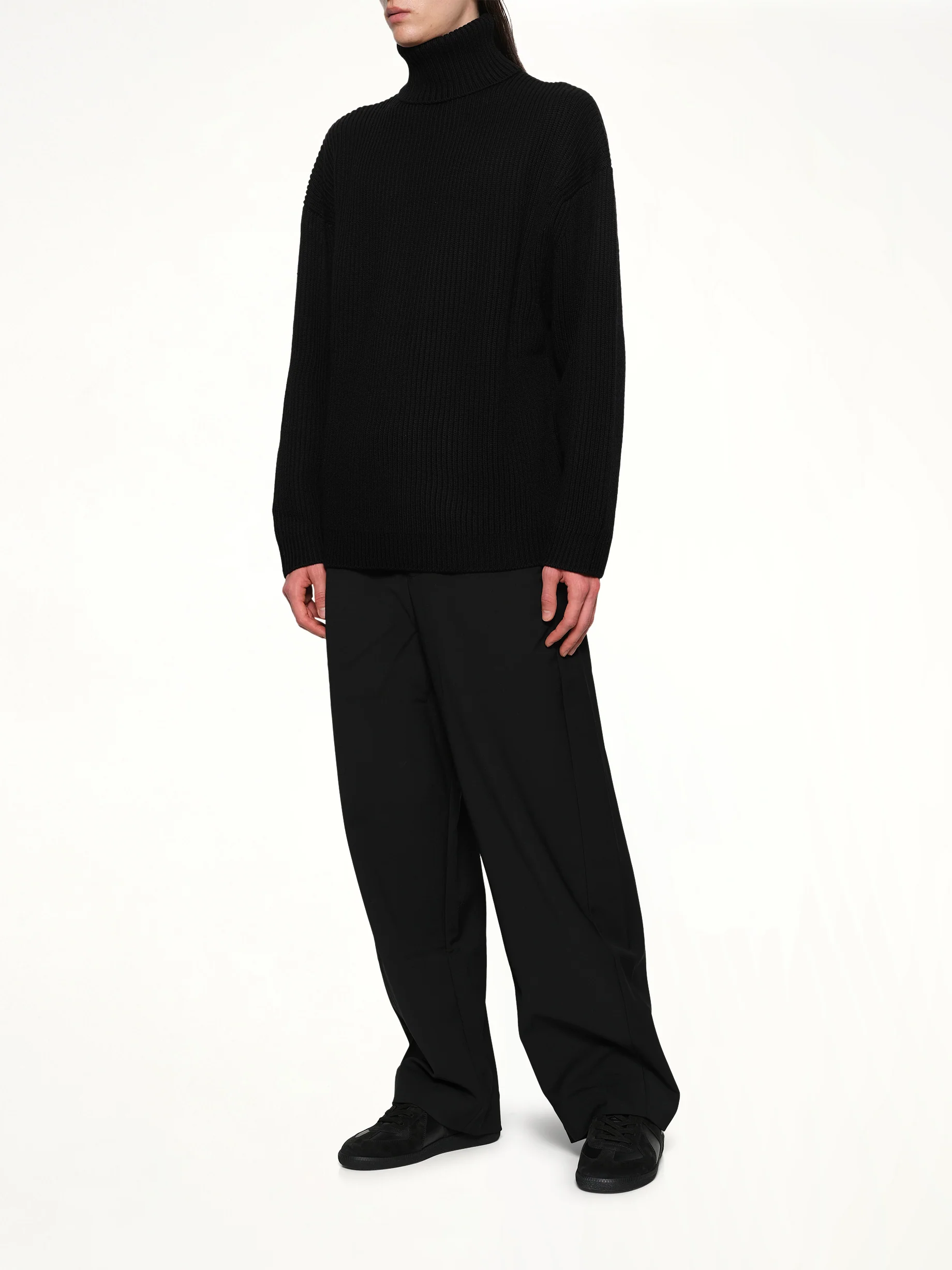 Chunky Turtleneck in Black - Image 4