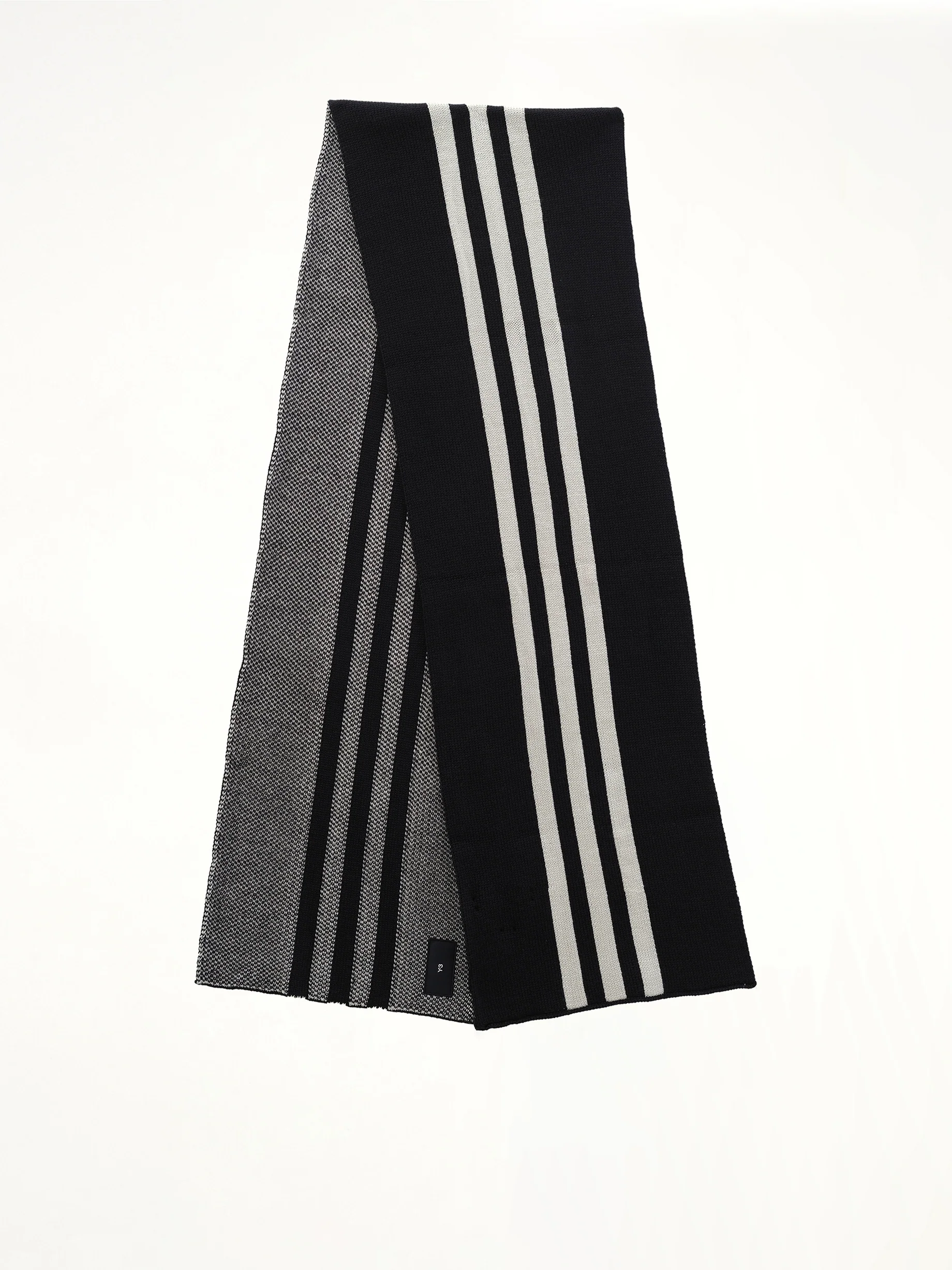 Cl Scarf in Black