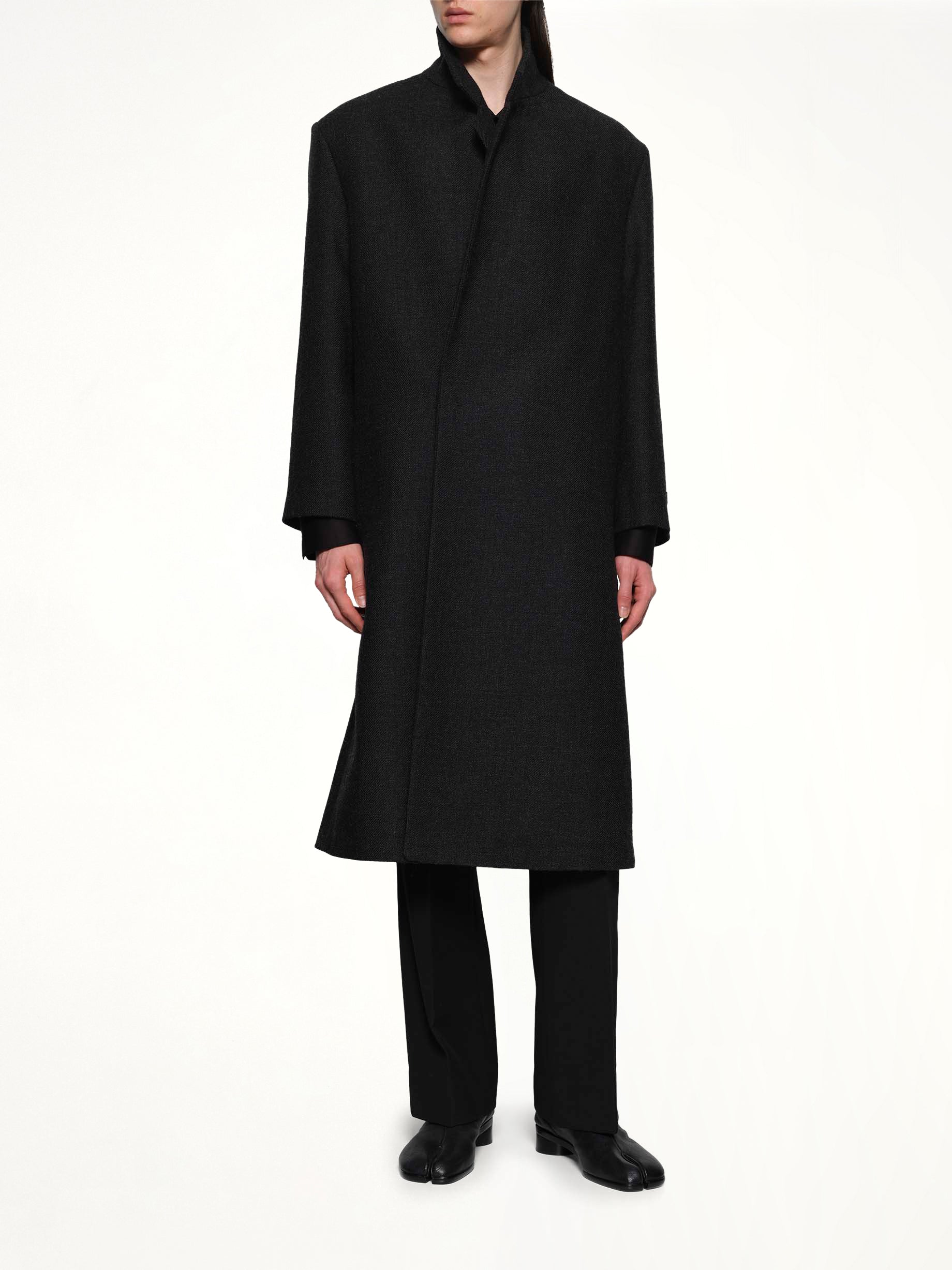 Classic Overcoat in Black - Image 4