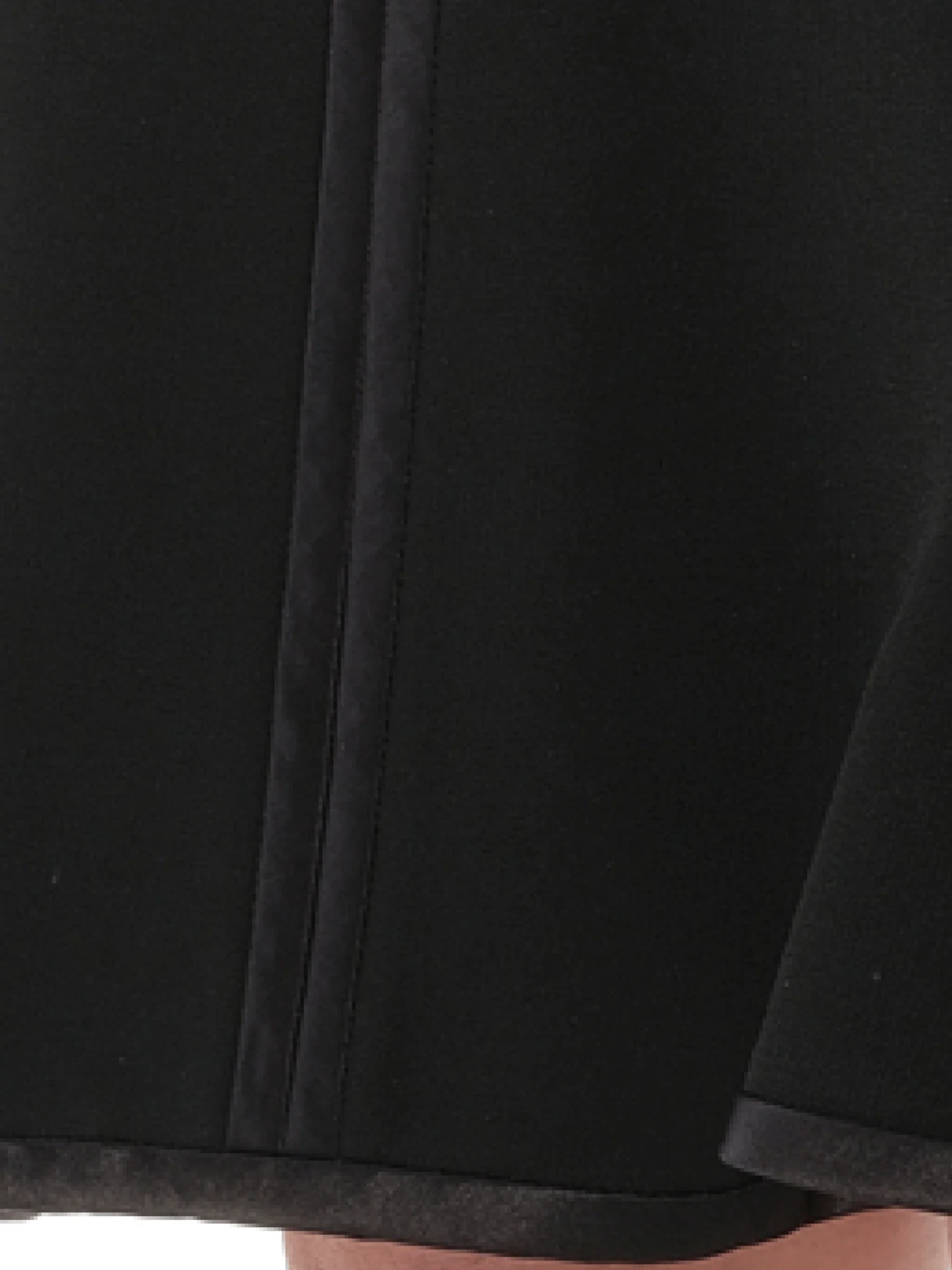 Classic Short Skirts in Black - Image 3