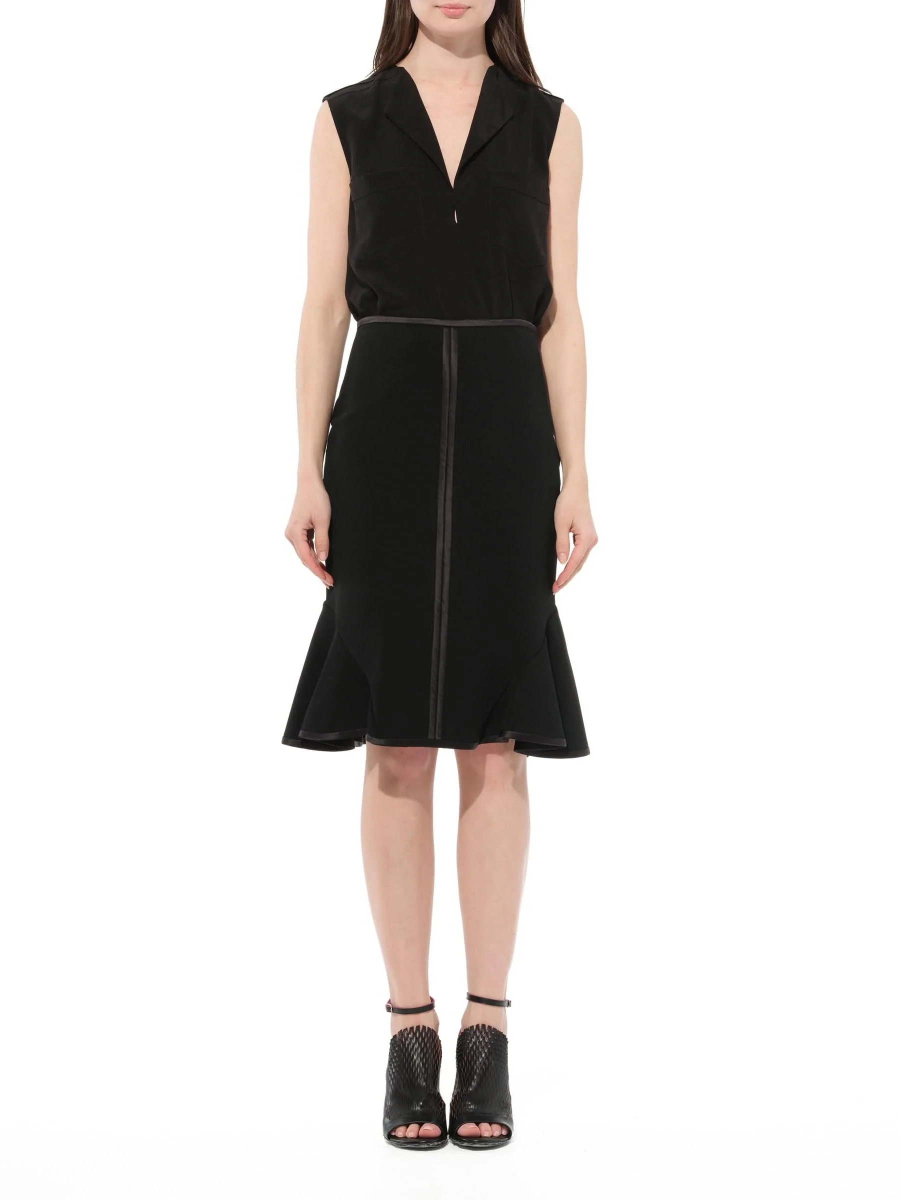 Classic Short Skirts in Black - Image 4