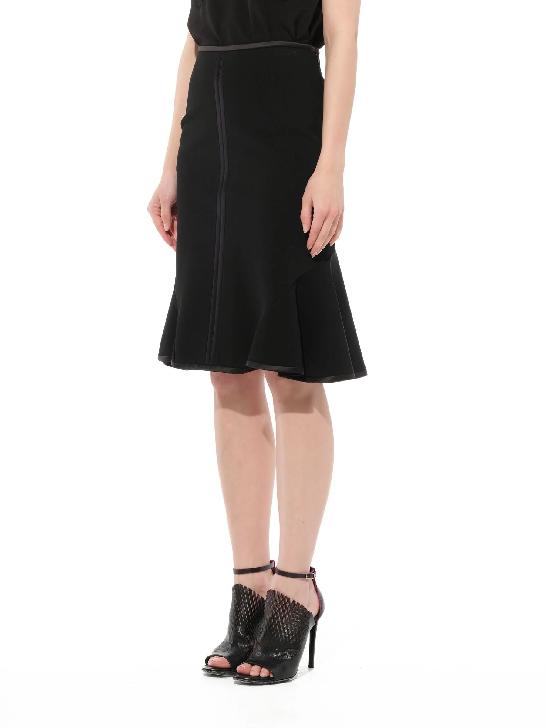 Classic Short Skirts in Black - Image 5