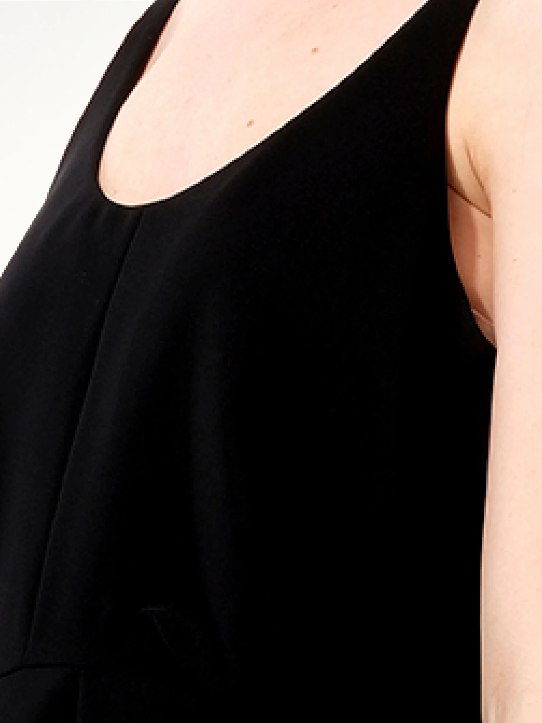 Cocktail Dress in Black - Image 3