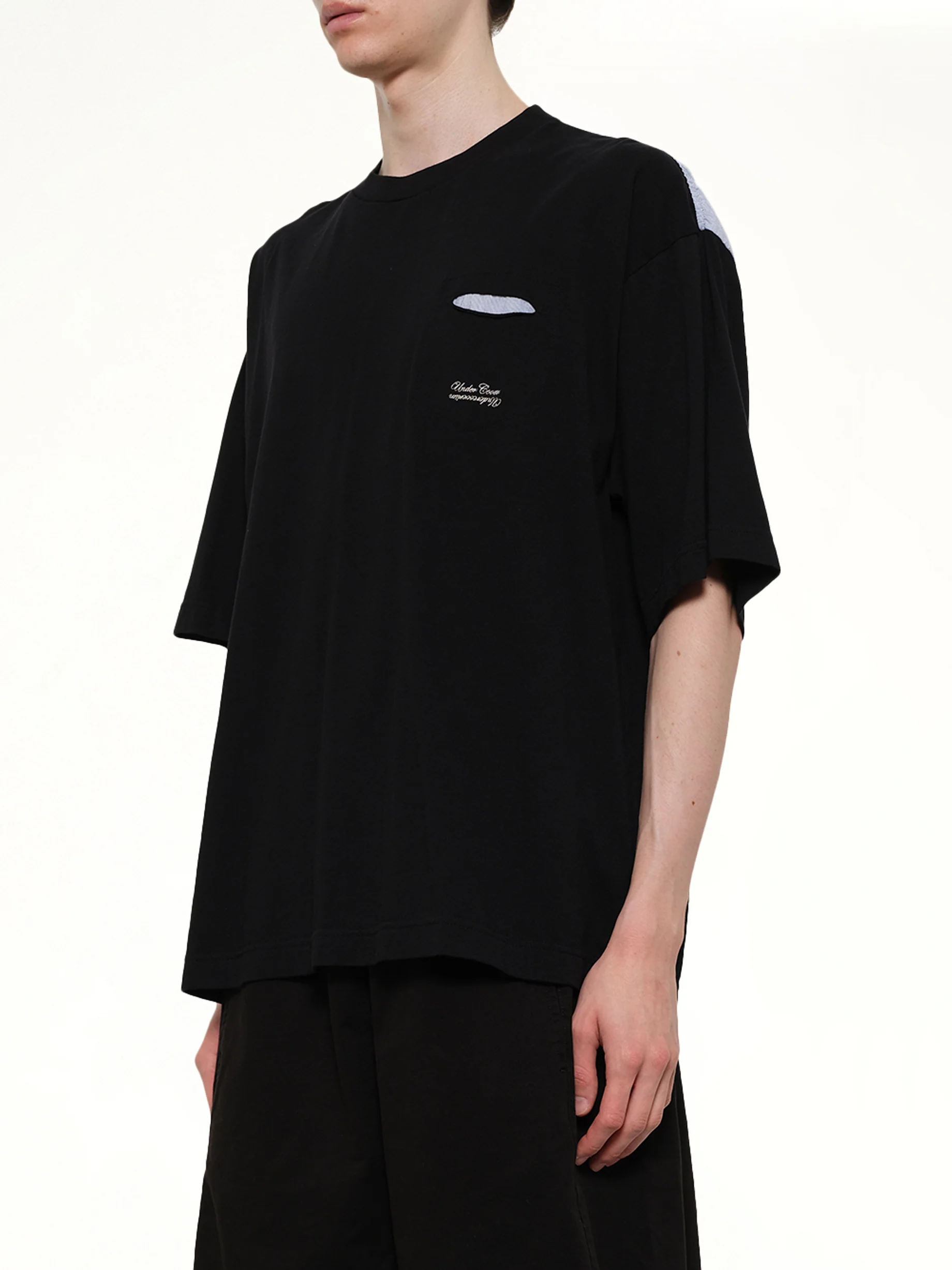 Combo Pocket T-Shirt in Black - Image 3