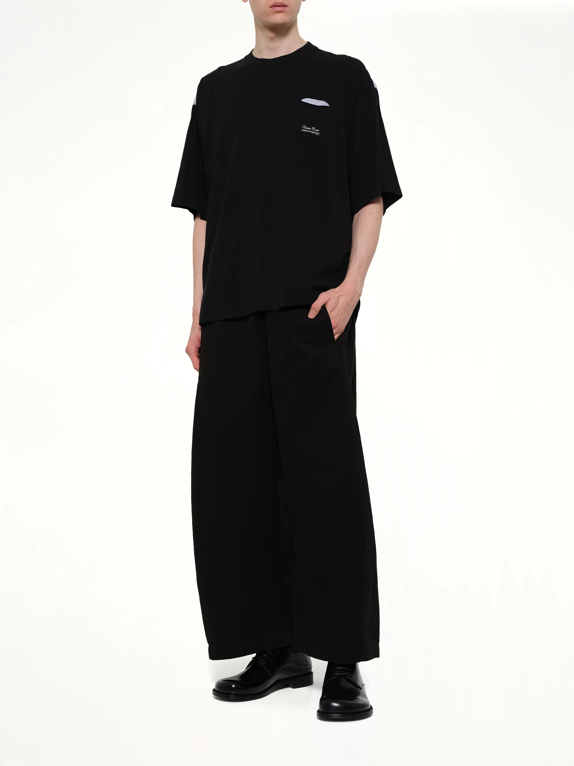 Combo Pocket T-Shirt in Black - Image 4