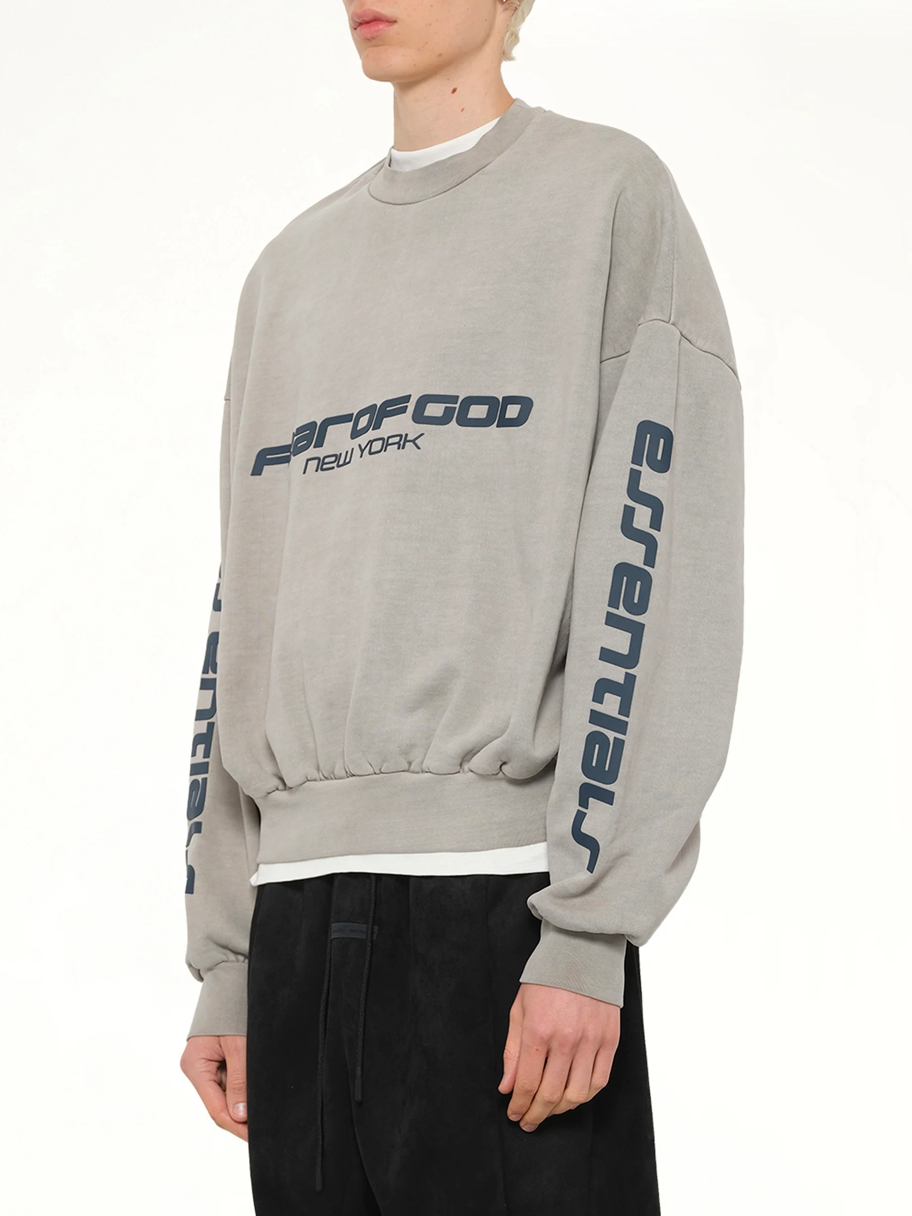 Cropped Relaxed Sweatshirt in Smoke Grey - Image 3