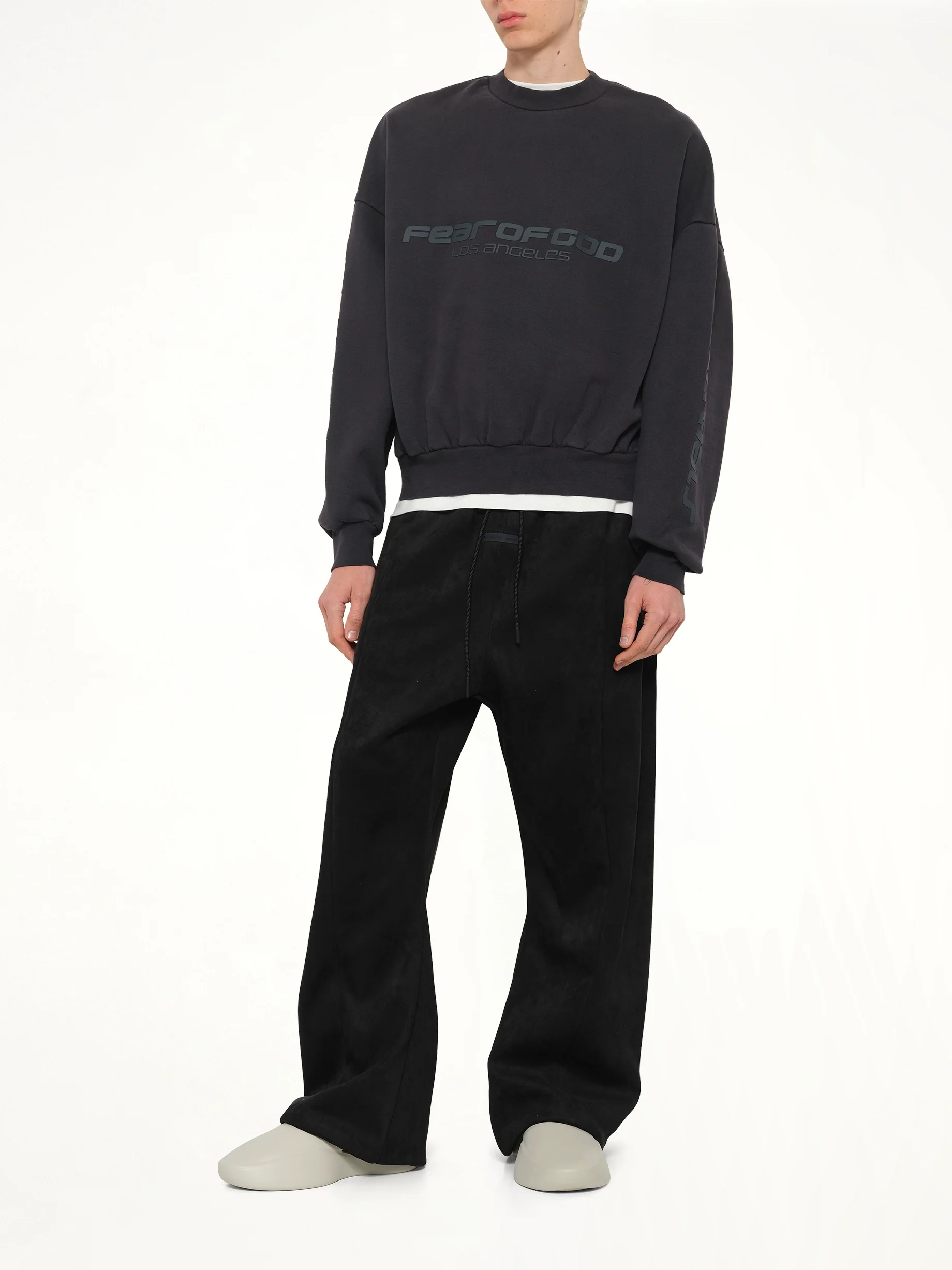 Cropped Relaxed Sweatshirt in Vintage Black - Image 4