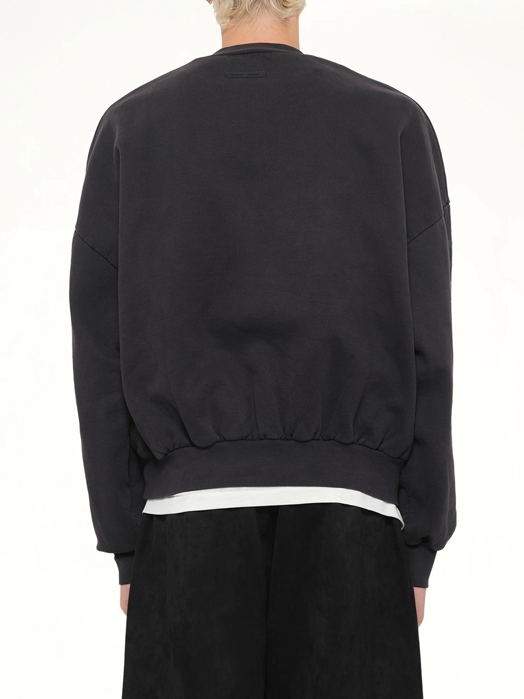 Cropped Relaxed Sweatshirt in Vintage Black - Image 5