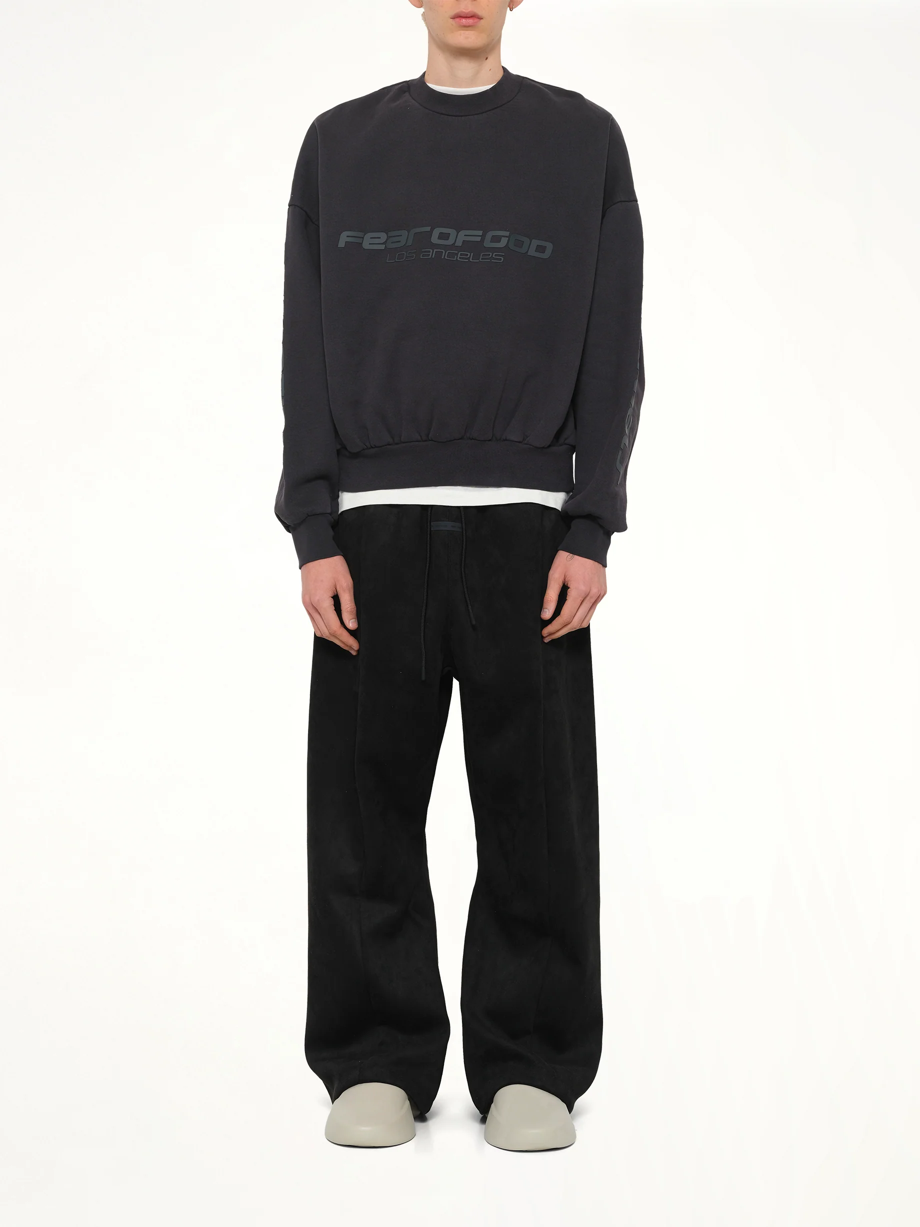 Cropped Relaxed Sweatshirt in Vintage Black - Image 7