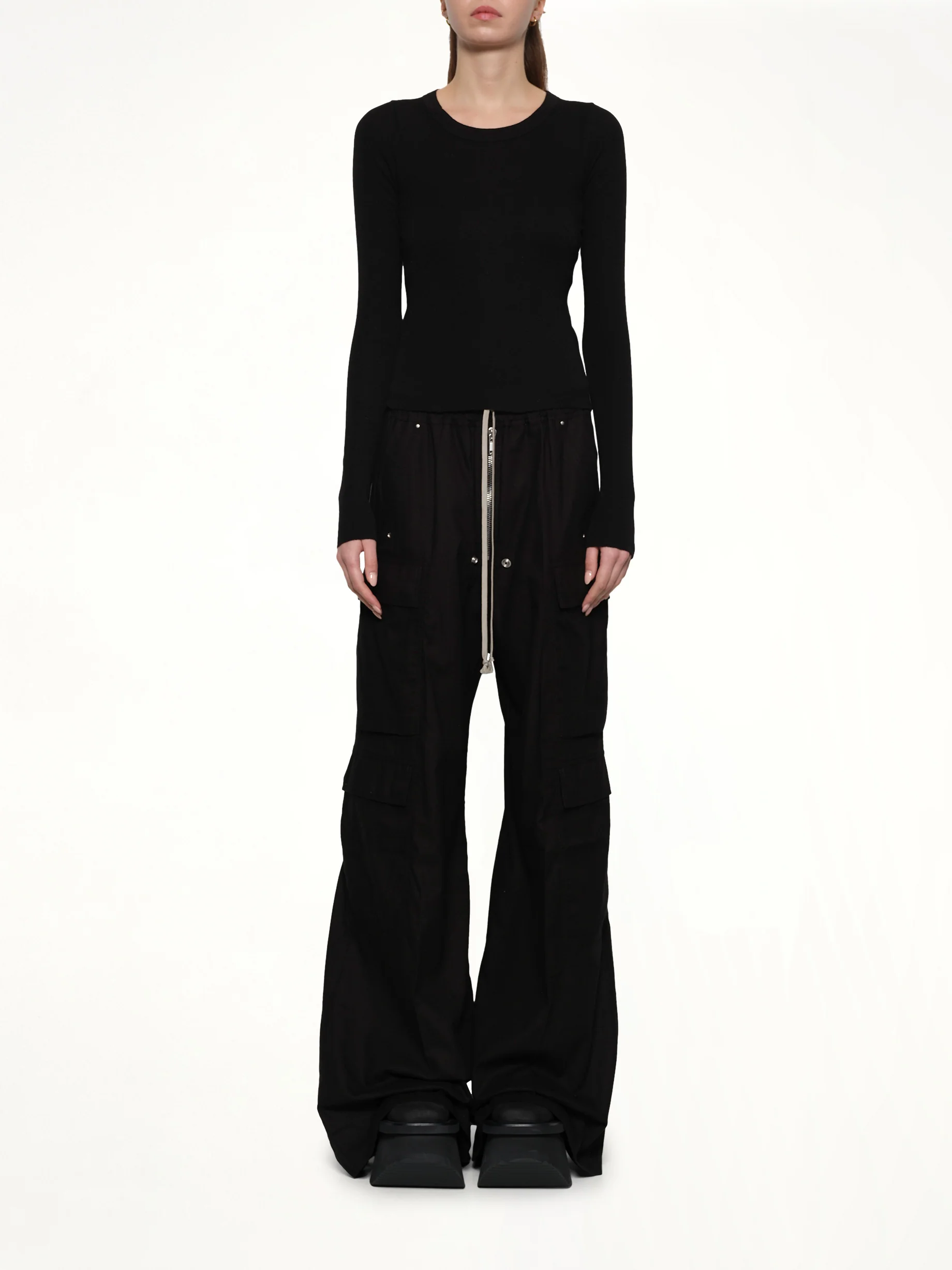 Cropped Rib Long Sleeve T in Black - Image 7