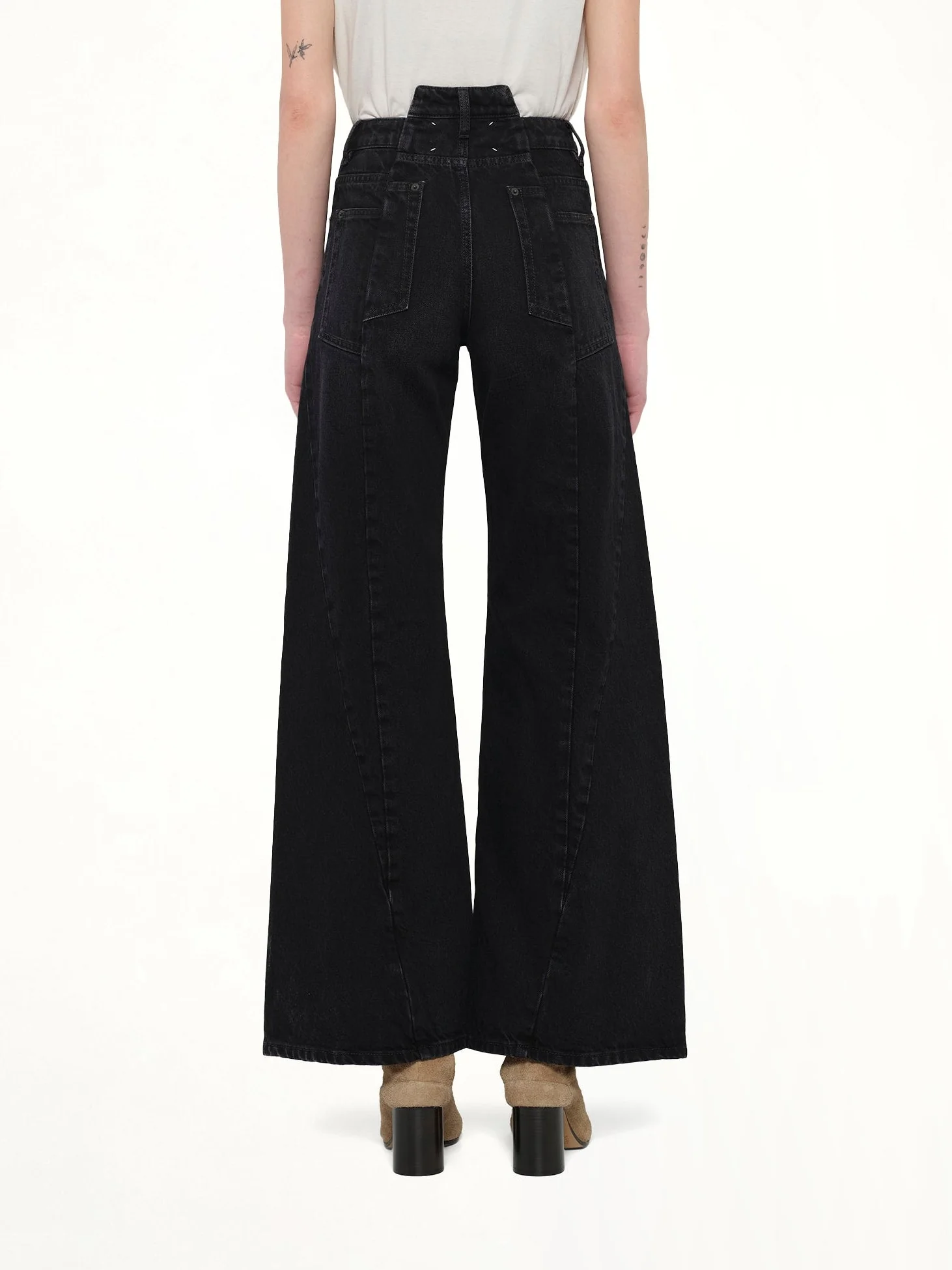 Cut Out Waistband Relaxed Fit Denim Jeans in Washed Black - Image 5