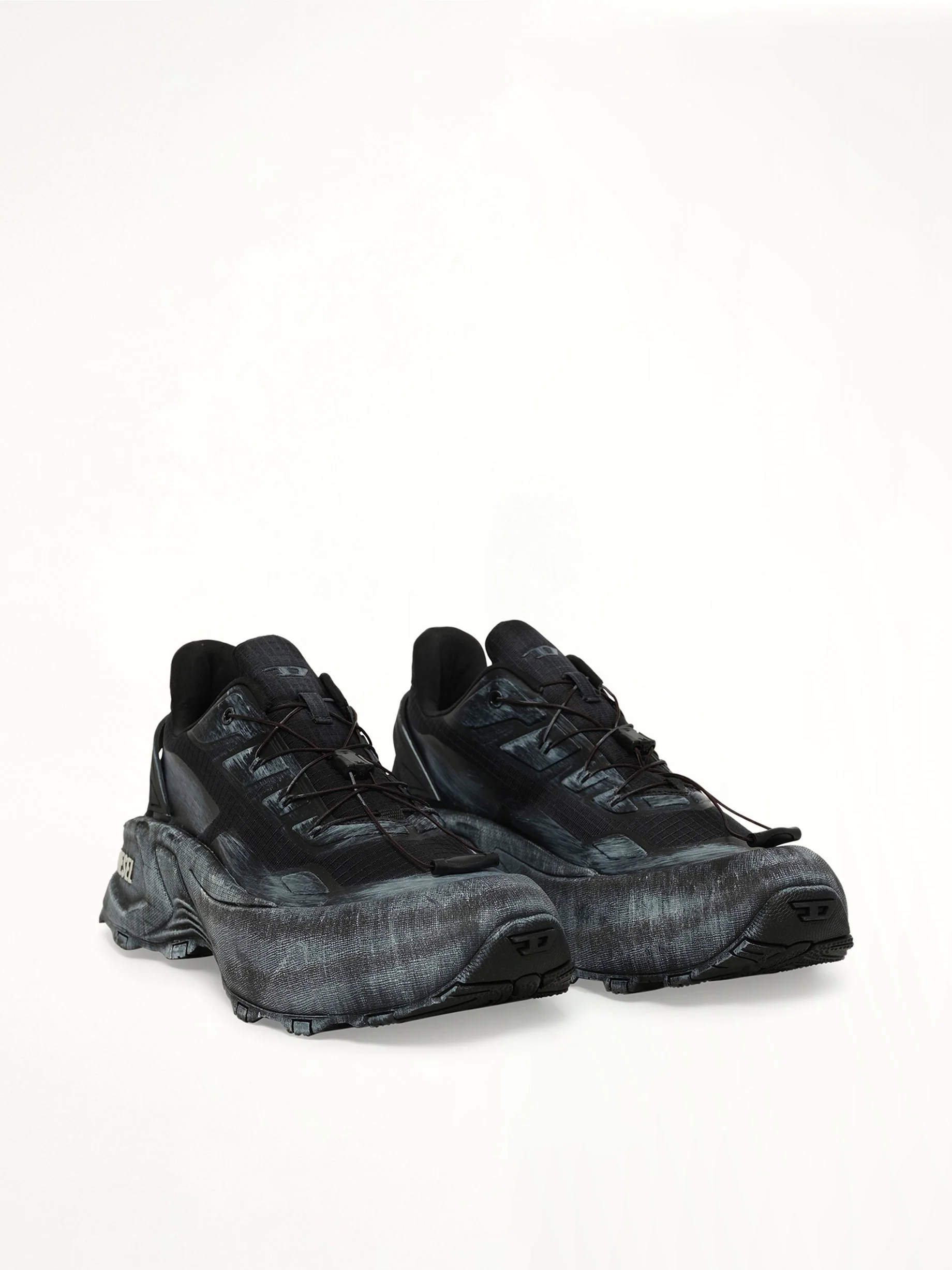 D-CAGE Runner in Black - Image 2