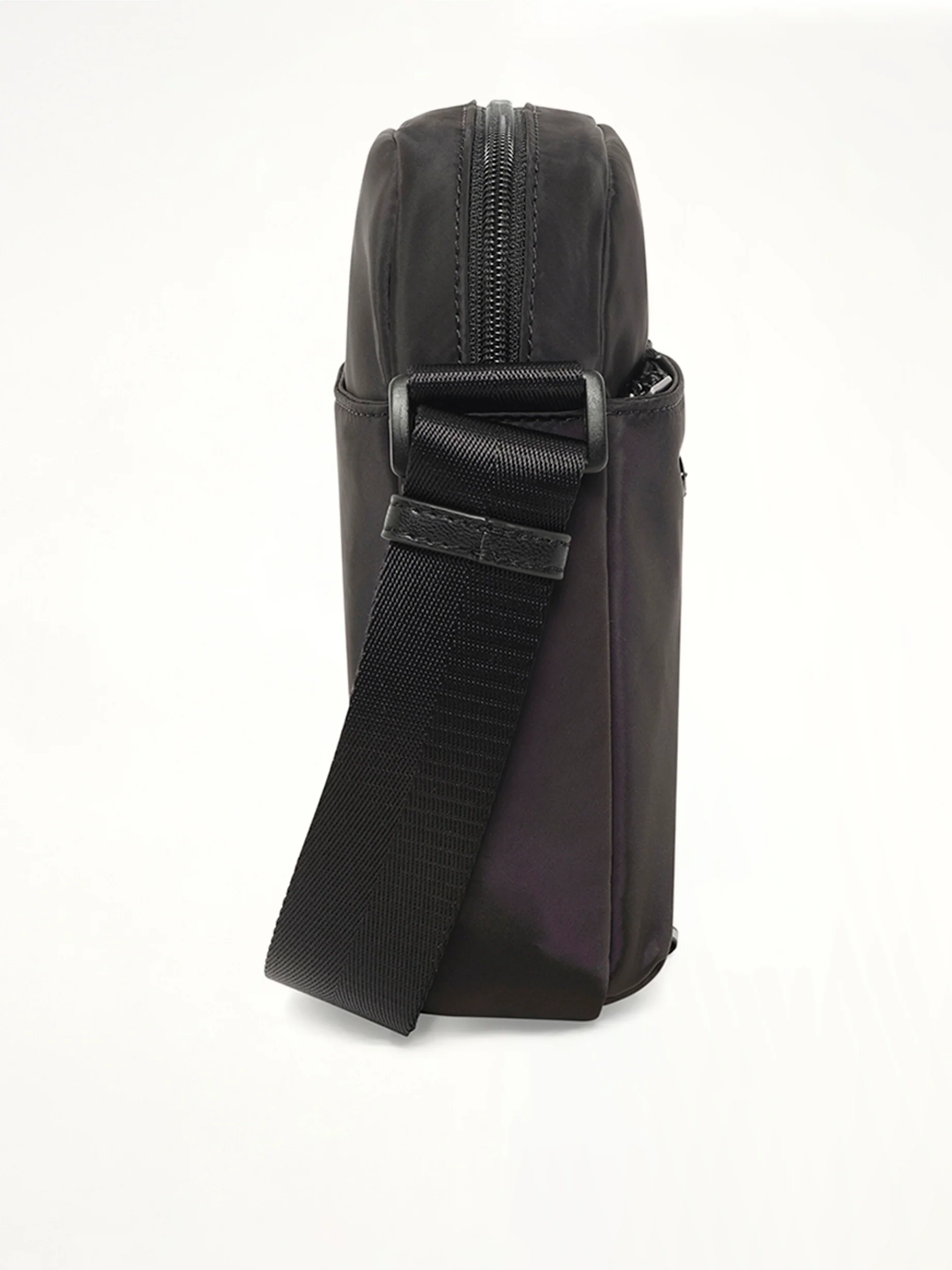 D-PACK Crossbody X in Black - Image 5