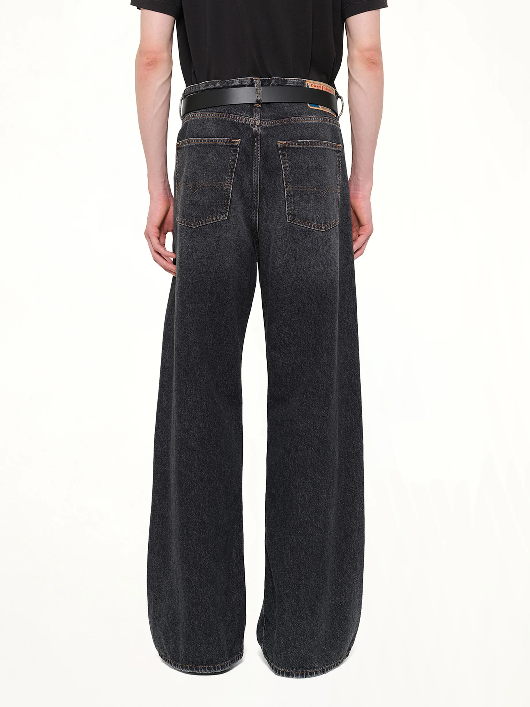 D-RISE Distressed Jeans in Grey - Image 5