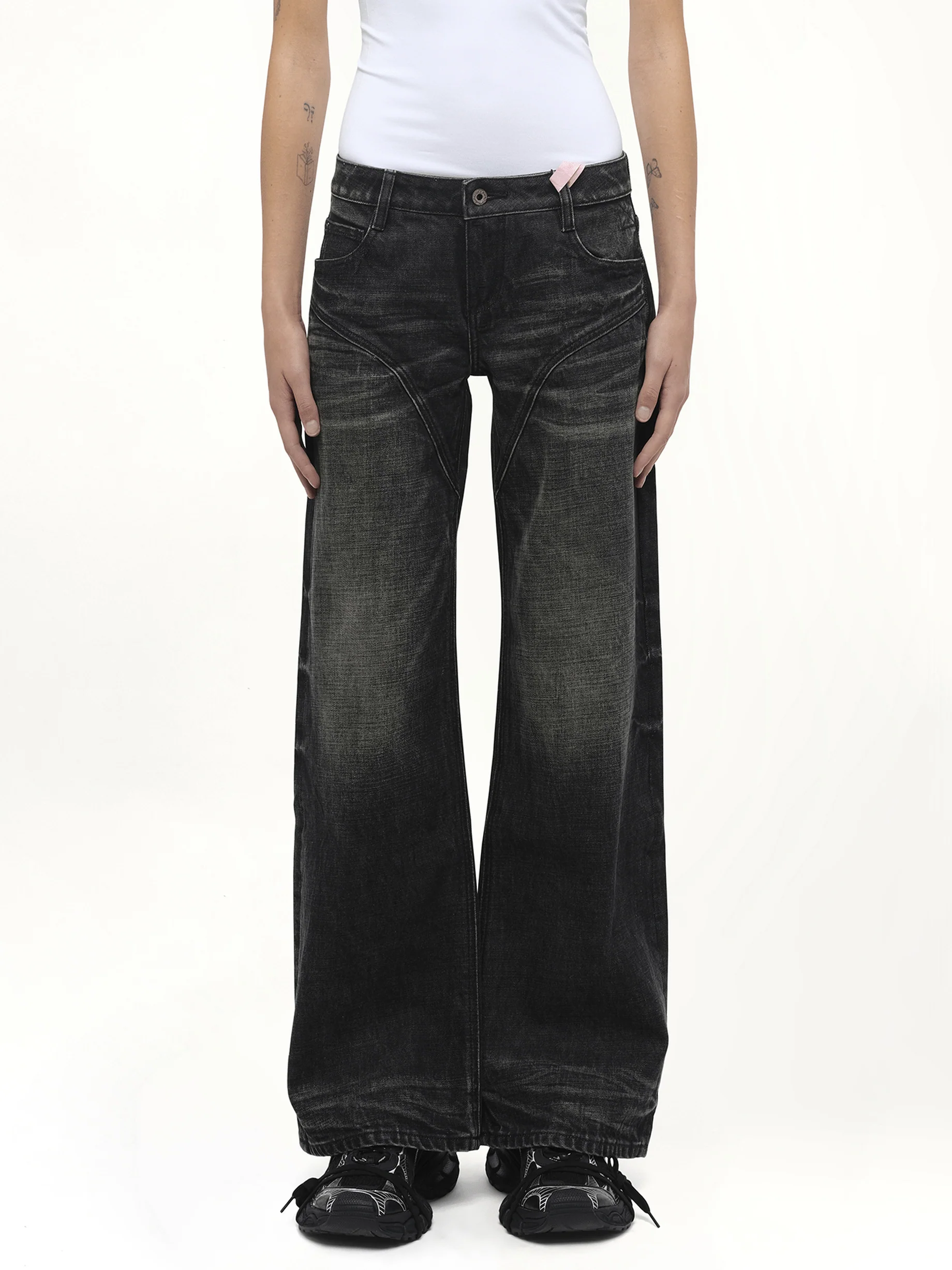 Dirty Wash Straight Jeans in Black