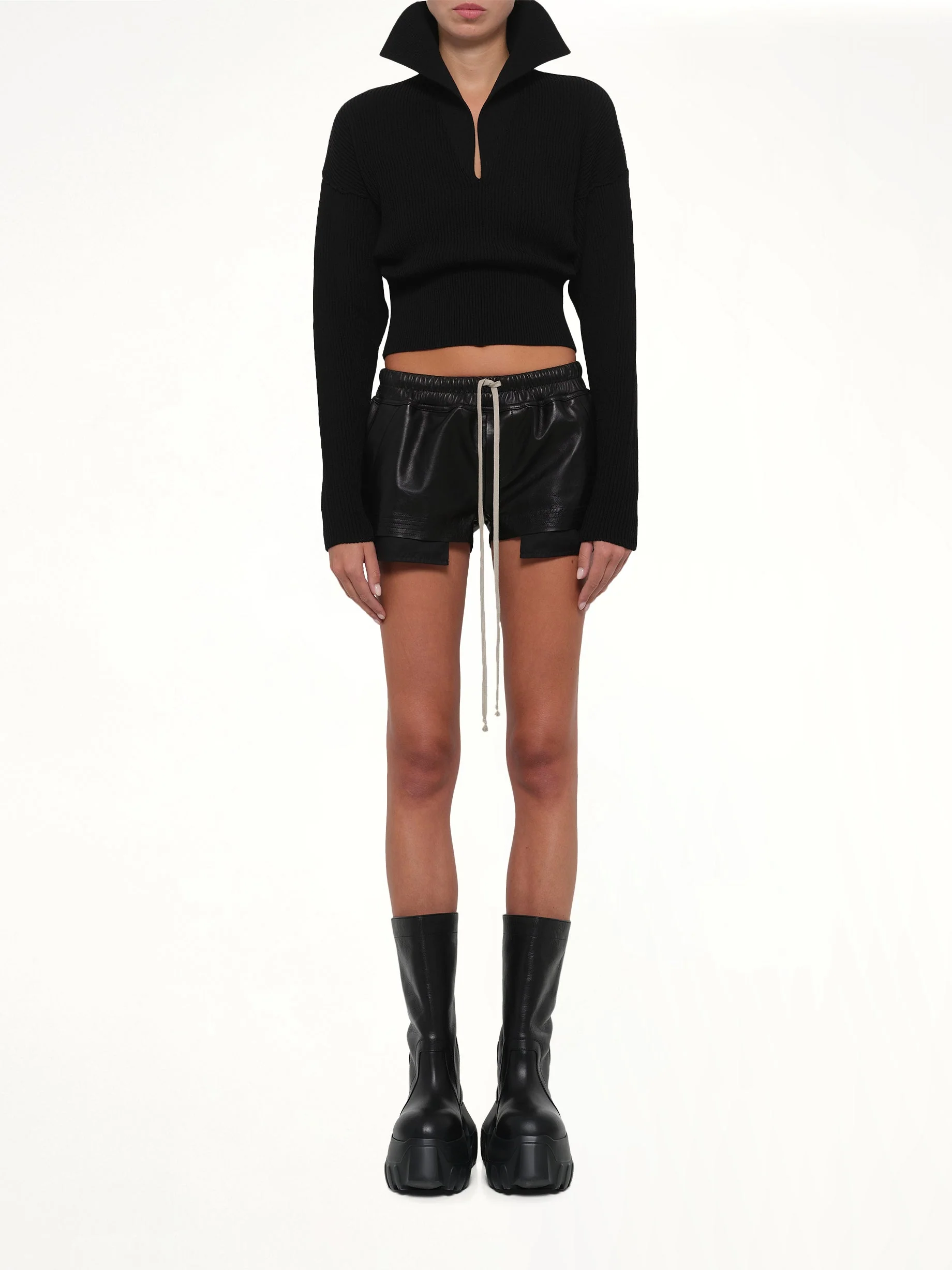Dracu Cropped V in Black - Image 7